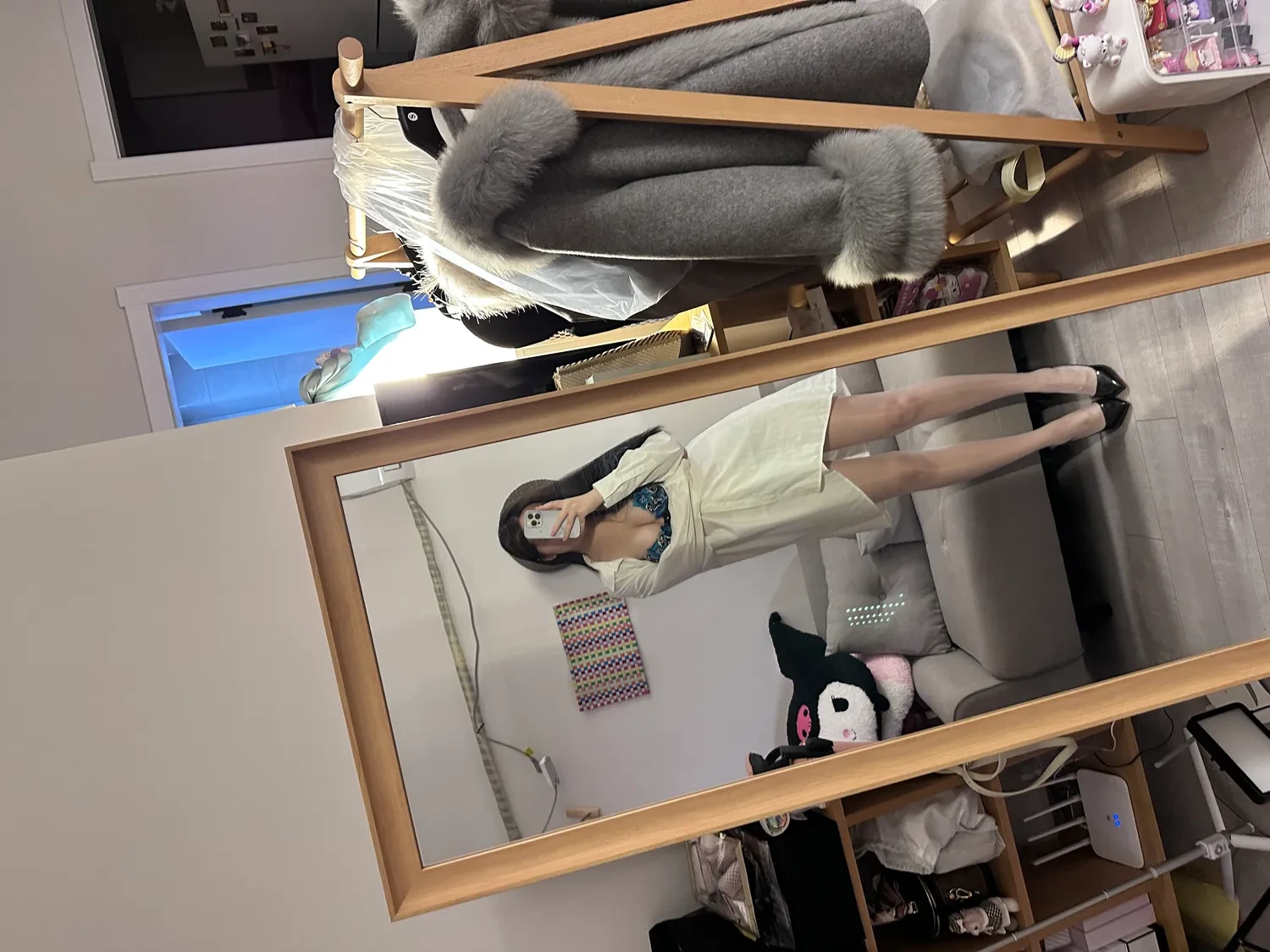 主播甜美攝影棚寫真 – 冬季俏皮風格展現精選 - 36