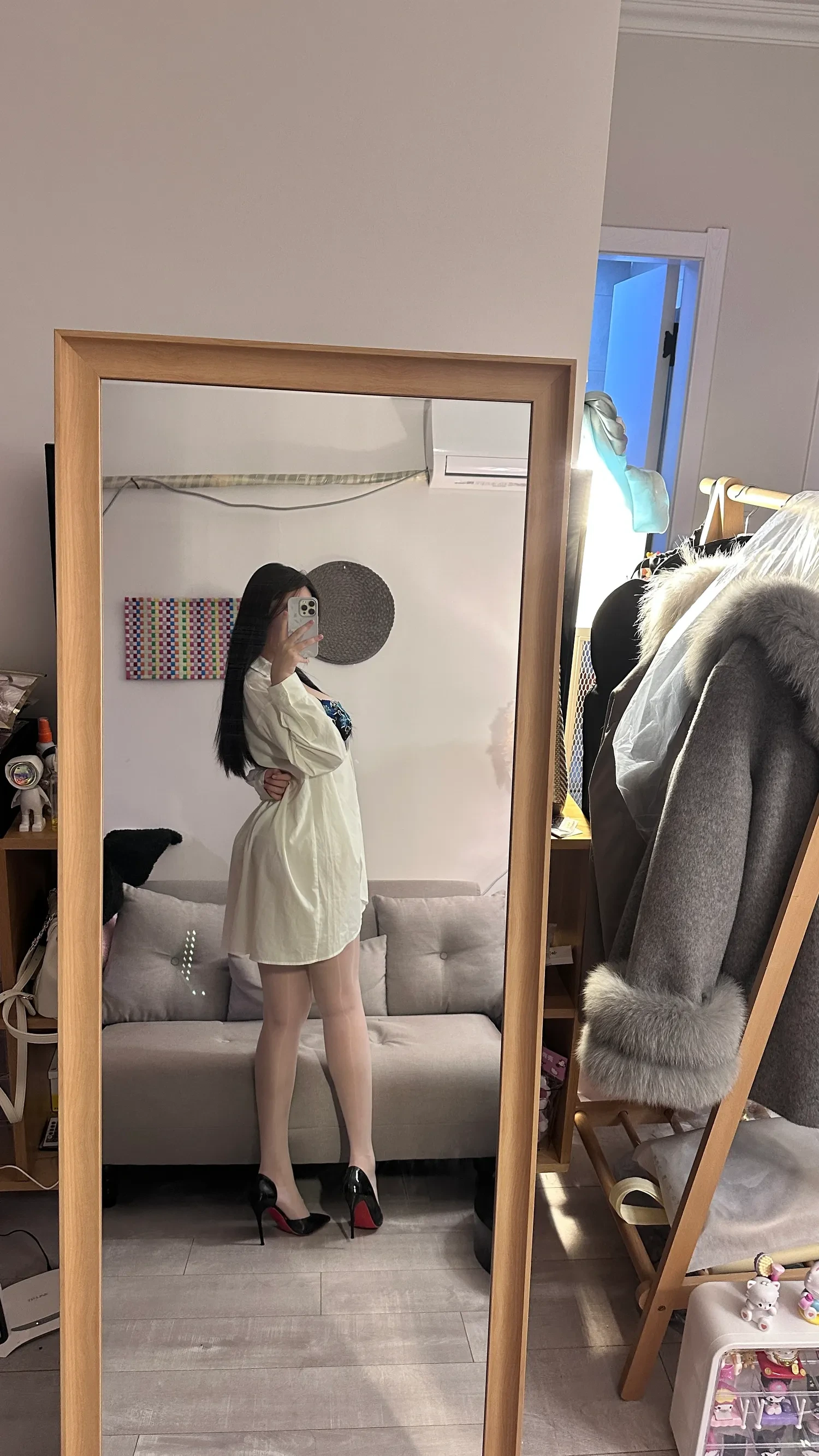 主播甜美攝影棚寫真 – 冬季俏皮風格展現精選 - 8