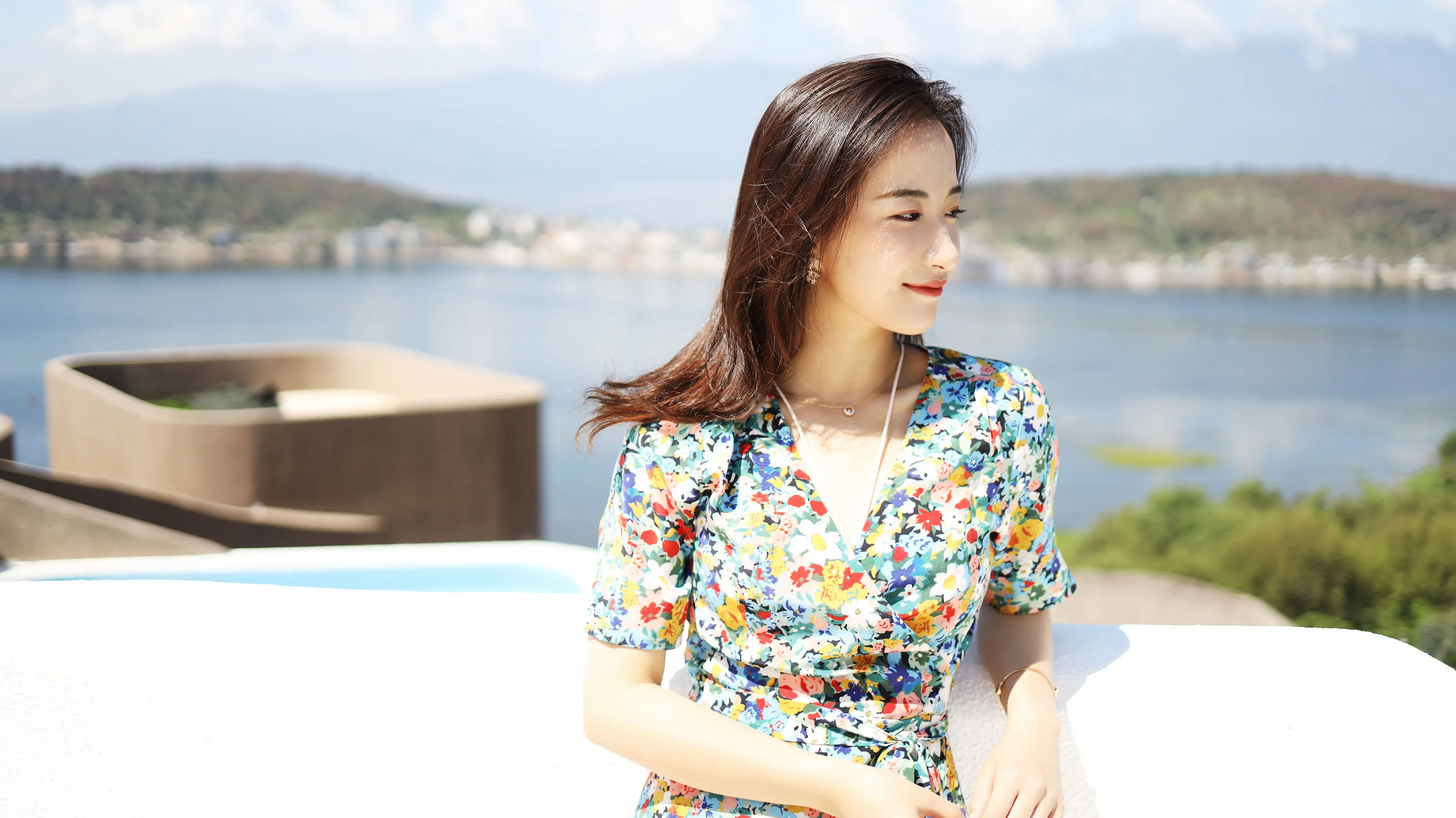 護士優雅自然光寫真 – 夏季活力風格展現精選 - 32