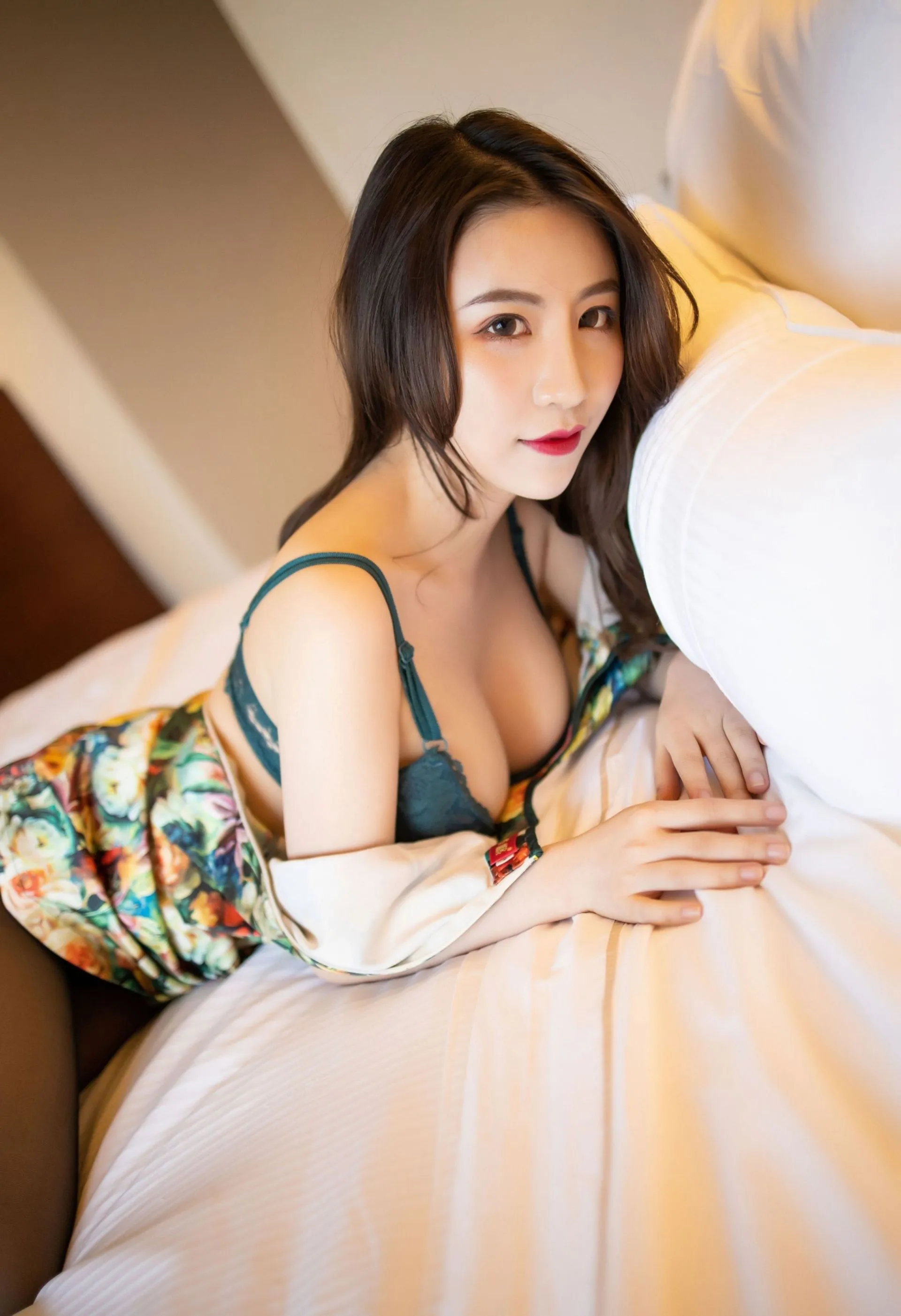 車模優雅自然光寫真 – 晴日靜謐風格展現典藏 - 66