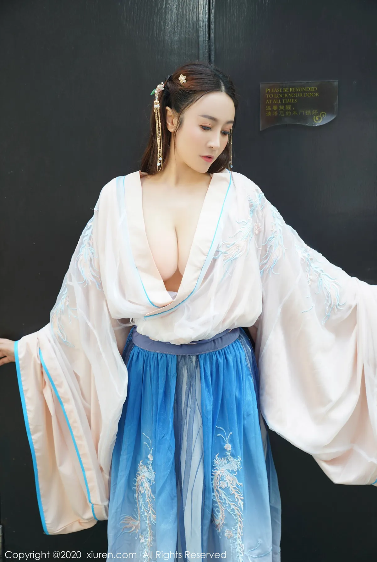 模特火辣自然光寫真 – 秋季激情風格展現典藏 - 23