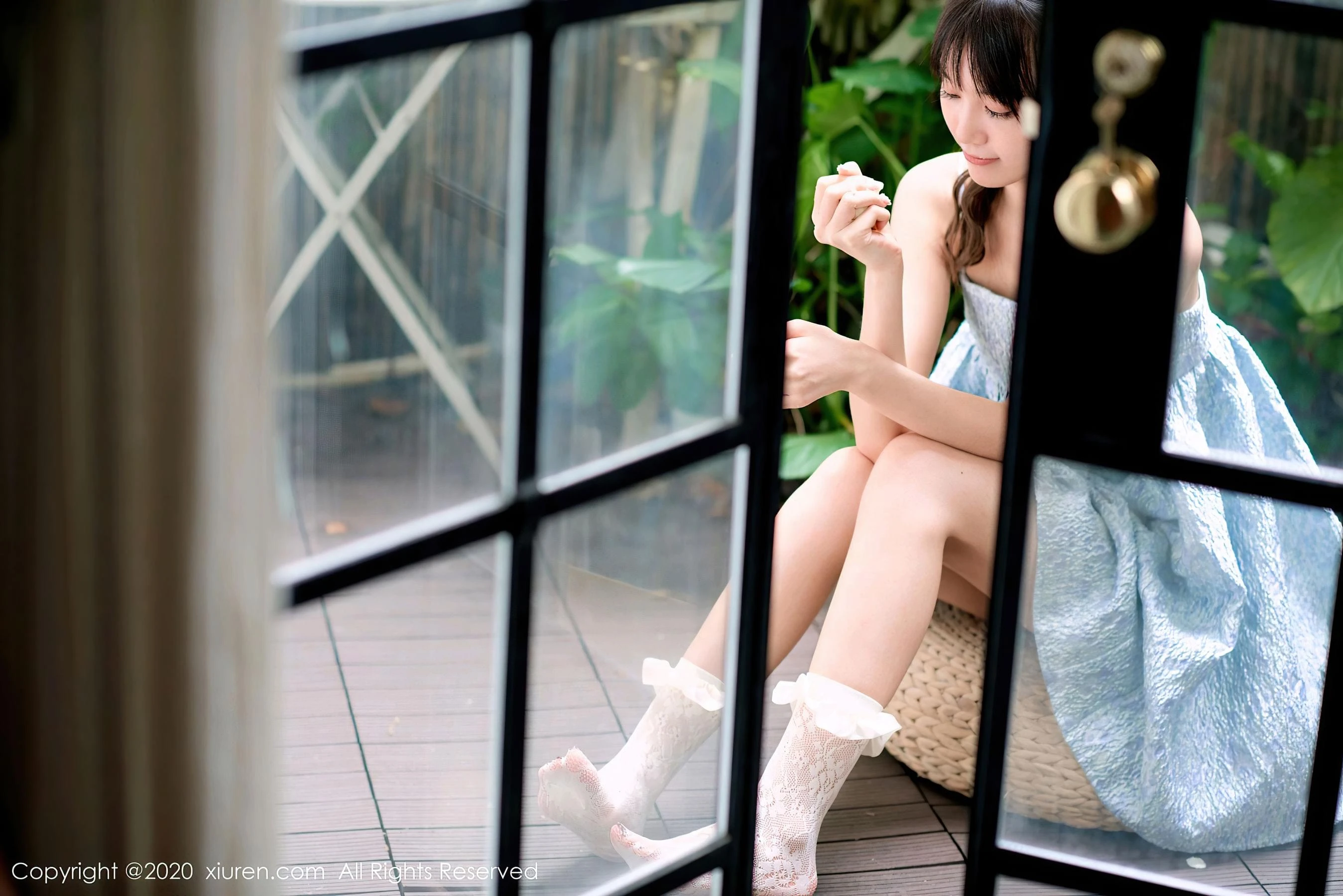 主播知性街拍寫真 – 雨季靜謐風格展現限量 - 117