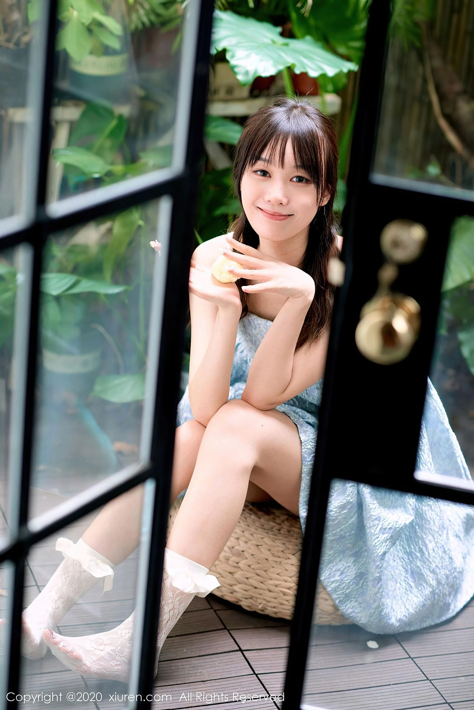主播知性街拍寫真 – 雨季靜謐風格展現限量 - 118