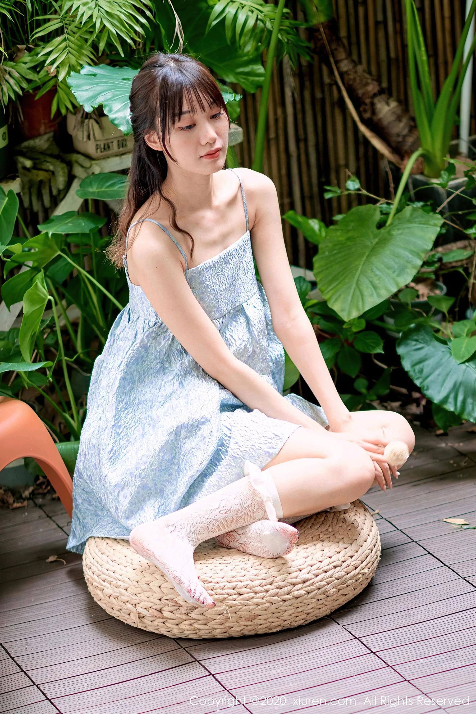 主播知性街拍寫真 – 雨季靜謐風格展現限量 - 71