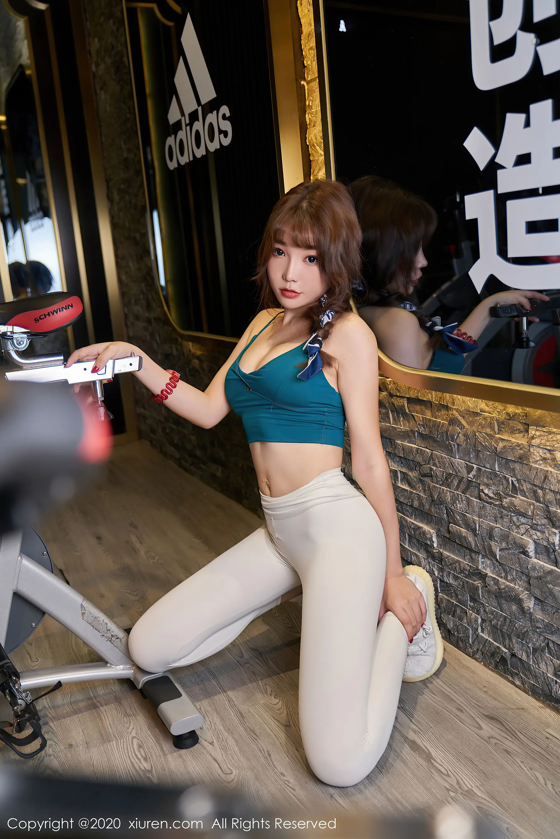 車模時尚室內寫真 – 秋楓激情風格展現限量 - 50