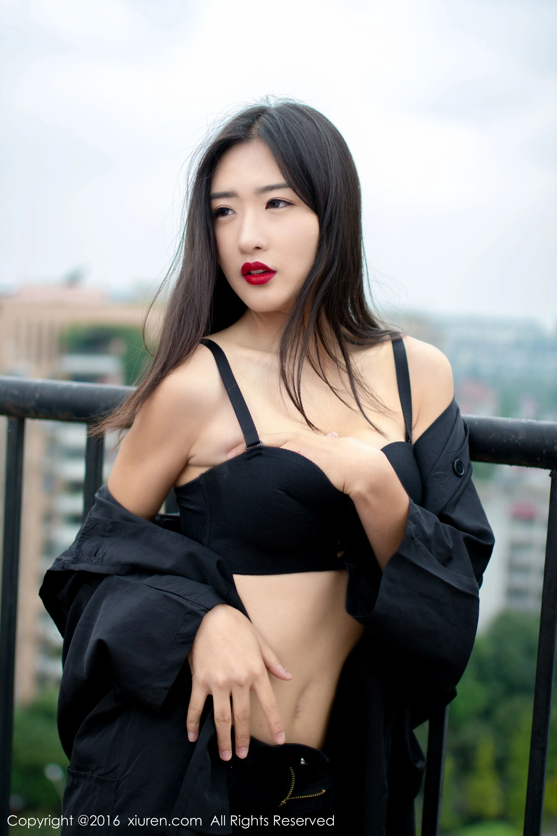 高貴主播私藏美照 – 台中寫真館深夜獨家呈現限量 - 25