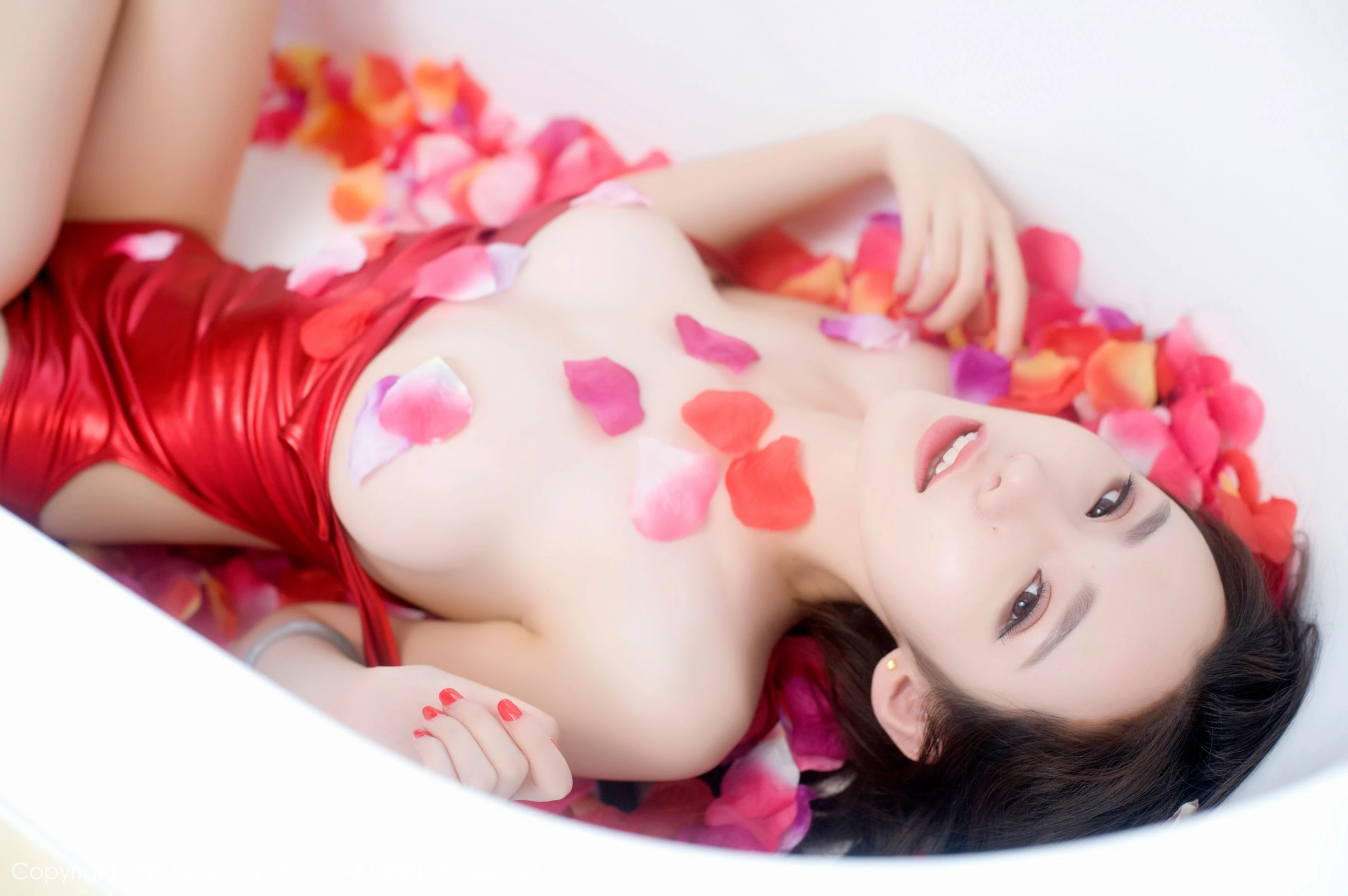 主播高貴室內寫真 – 夏季浪漫風格展現獨家 - 28