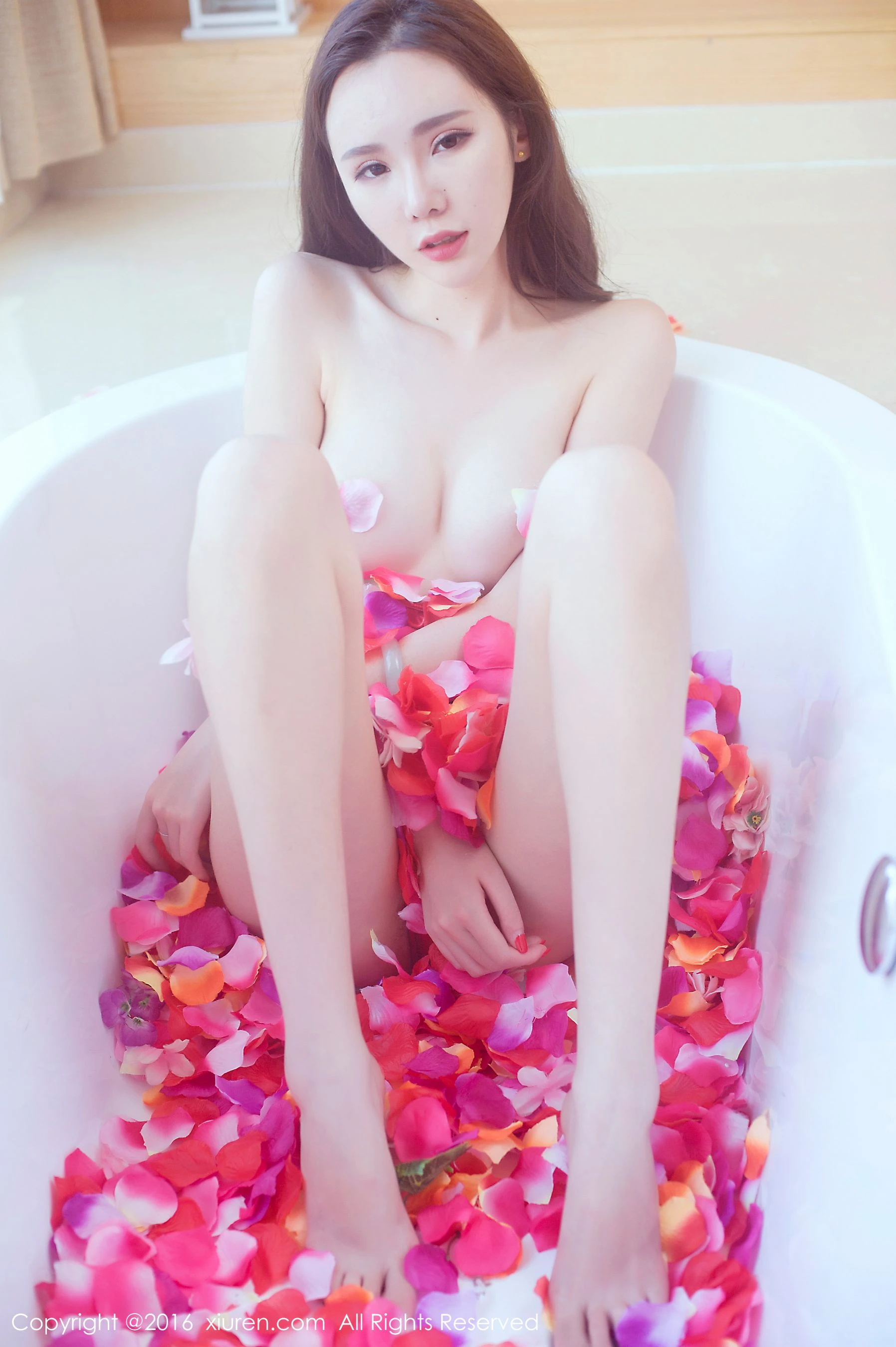 主播高貴室內寫真 – 夏季浪漫風格展現獨家 - 51