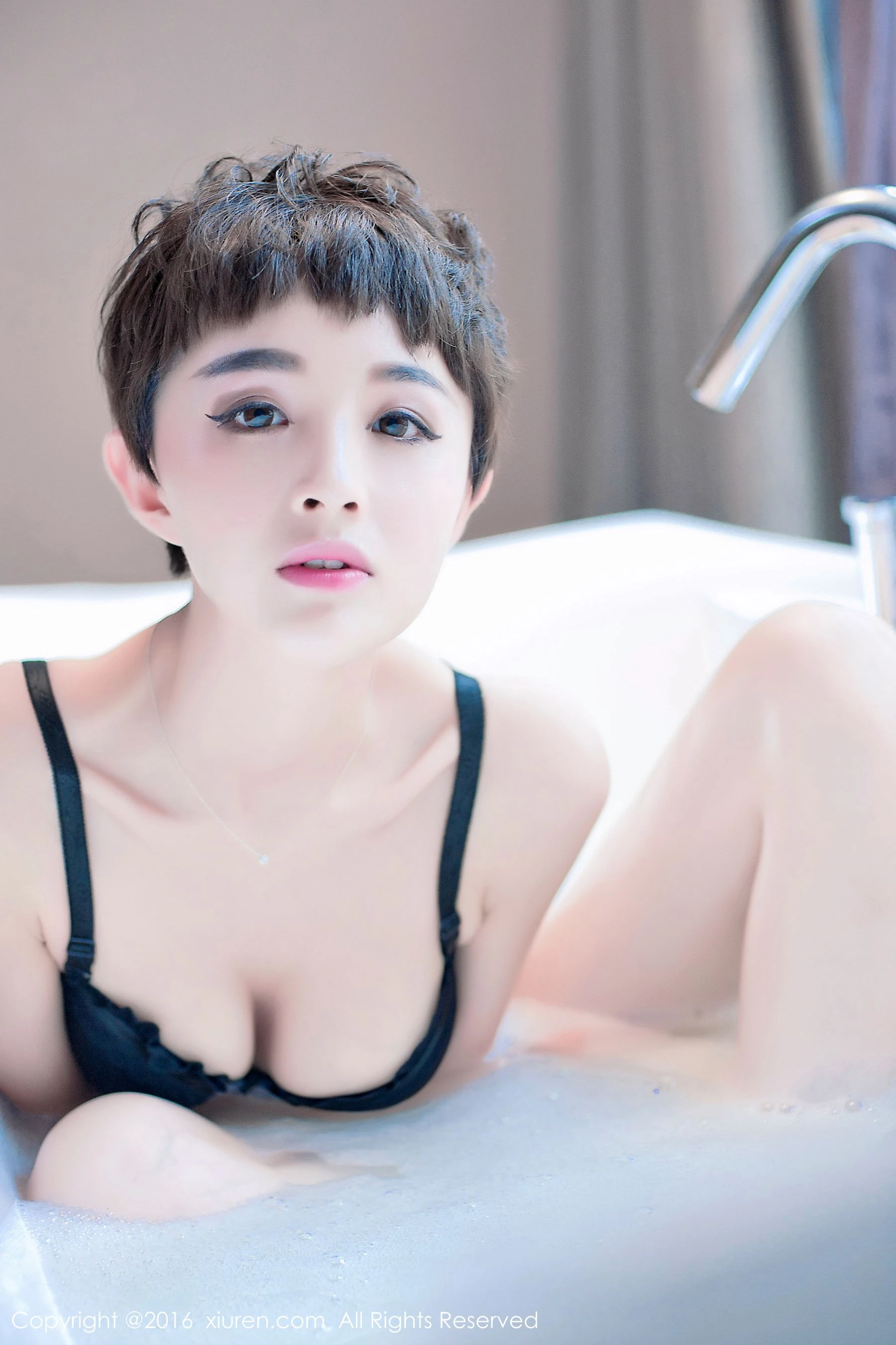 嫩模甜美海邊寫真 – 冬季自信風格展現限量 - 38