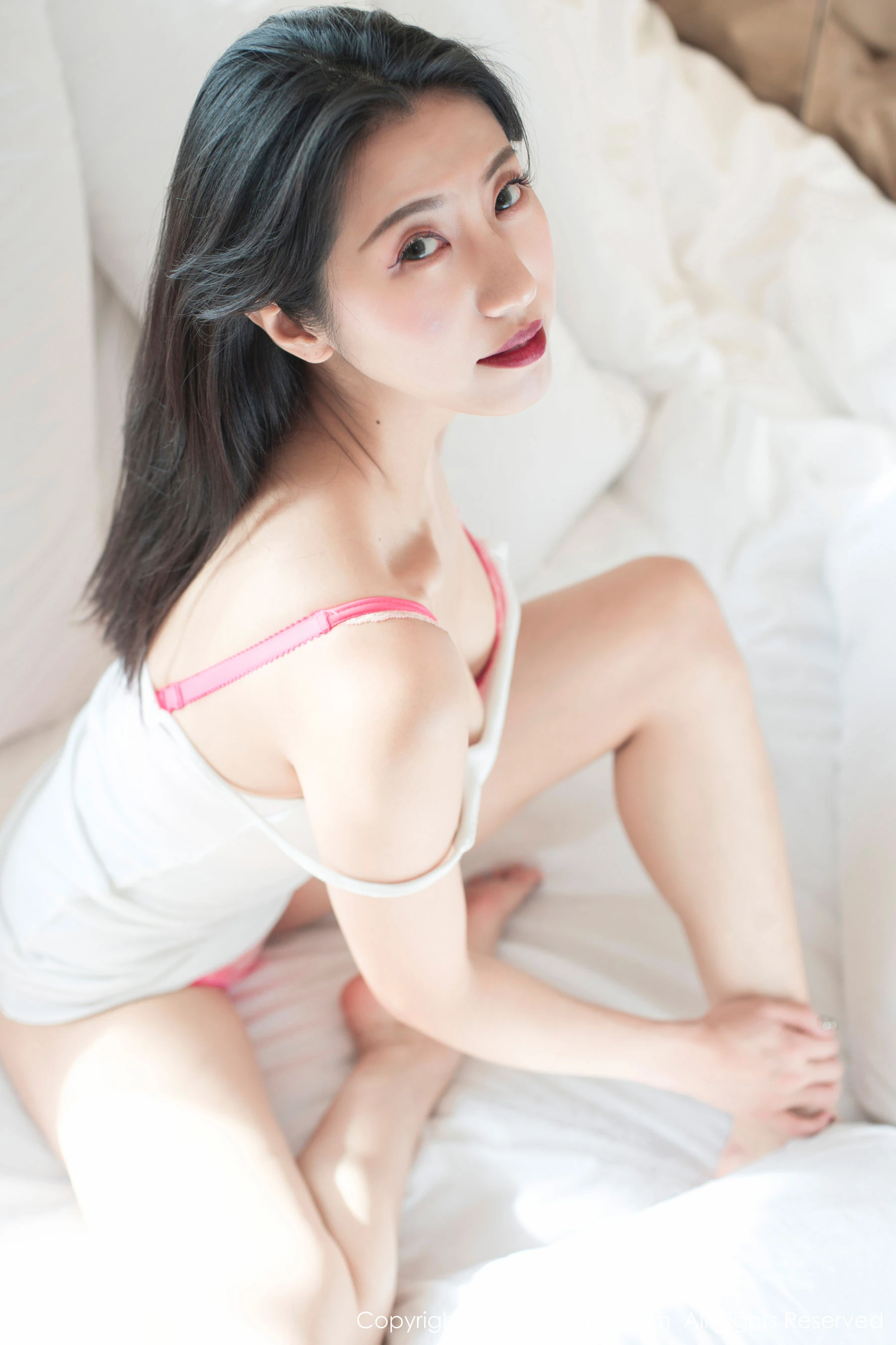 校花知性攝影棚寫真 – 夏日激情風格展現珍藏 - 16