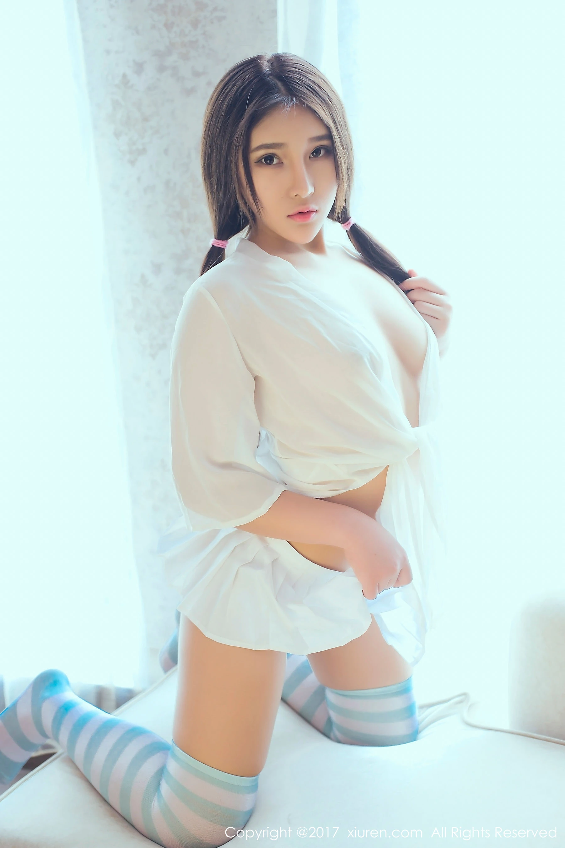 校花甜美自然光寫真 – 冬季神秘風格展現典藏 - 2