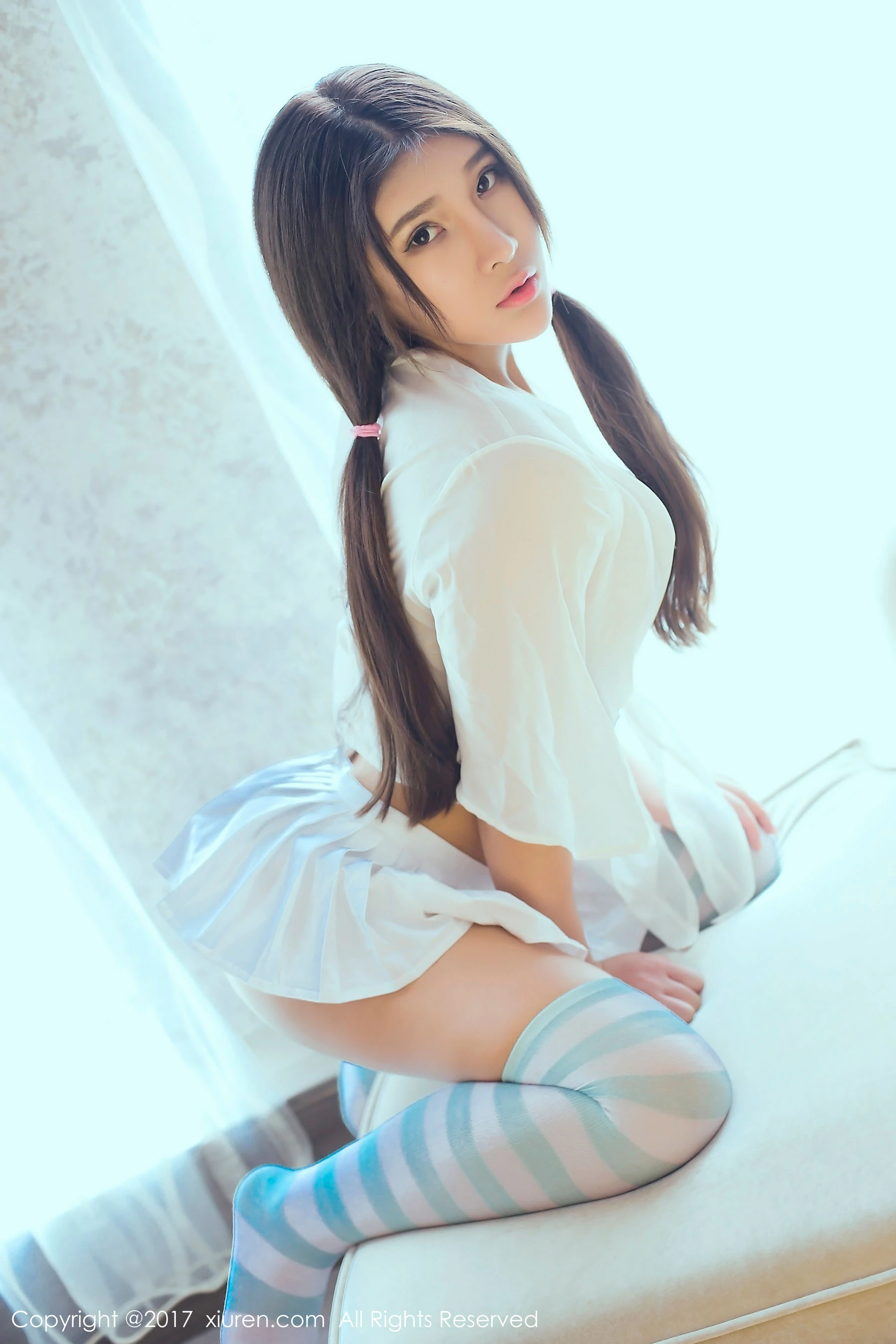 校花甜美自然光寫真 – 冬季神秘風格展現典藏 - 5