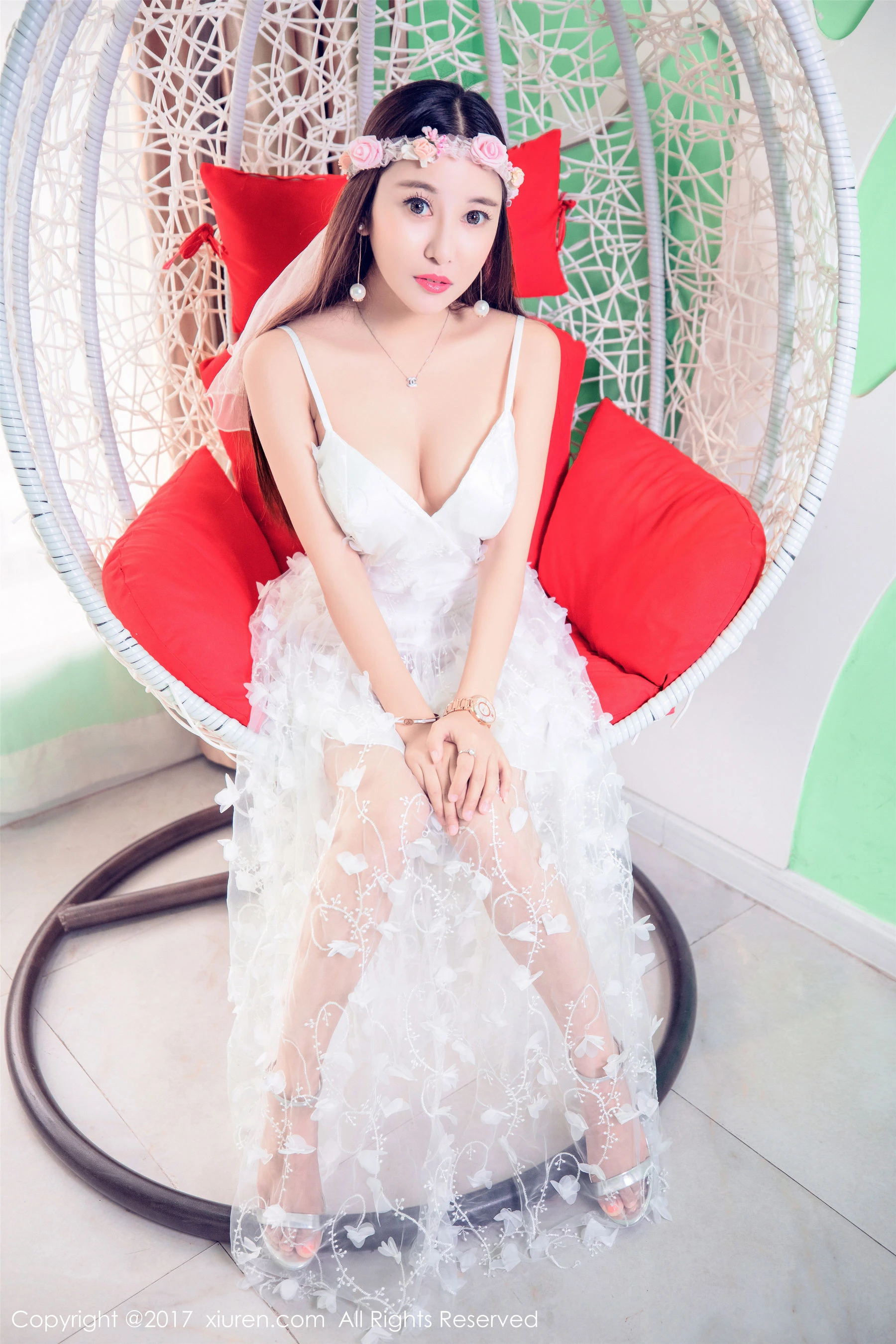 舞者活潑山景寫真 – 夏季活力風格展現典藏 - 1