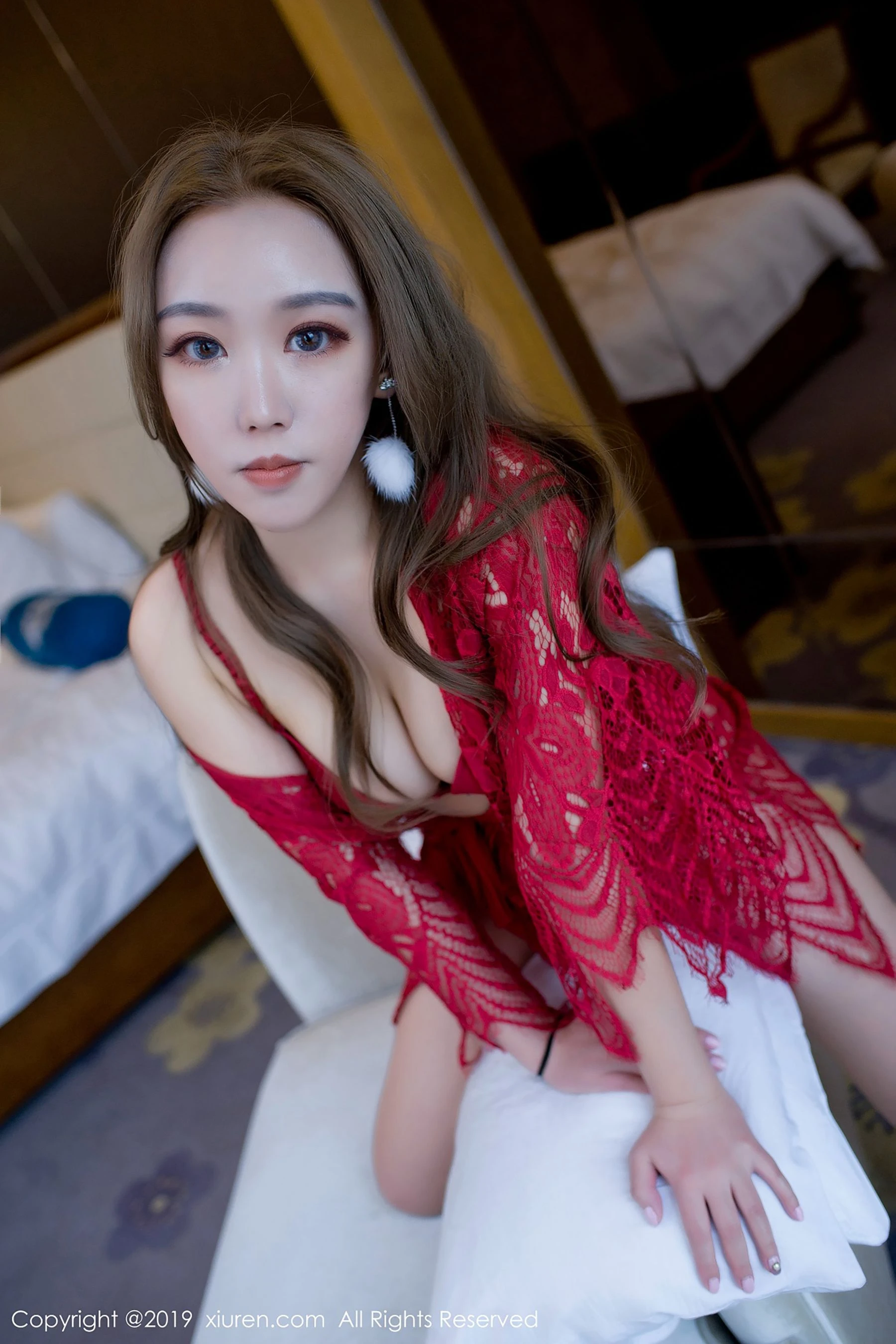 冬季限定車模性感寫真集 – 山景俏皮瞬間捕捉典藏 - 29