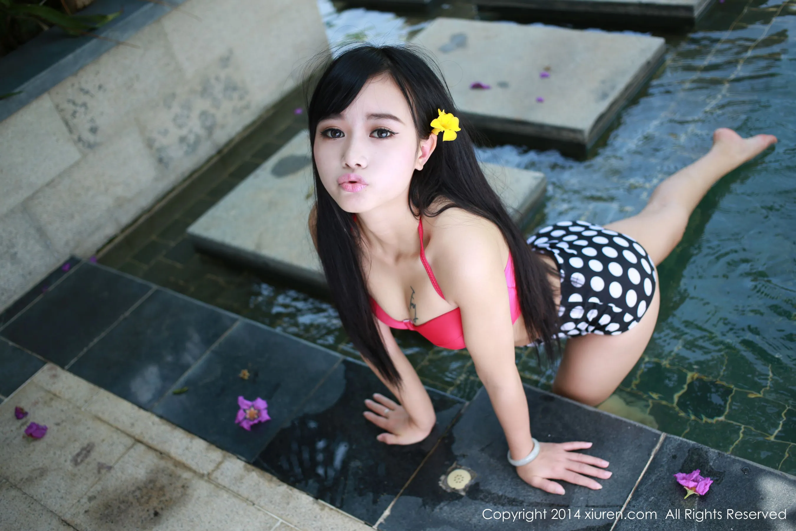 主播知性室內寫真 – 秋季奔放風格展現珍藏 - 45
