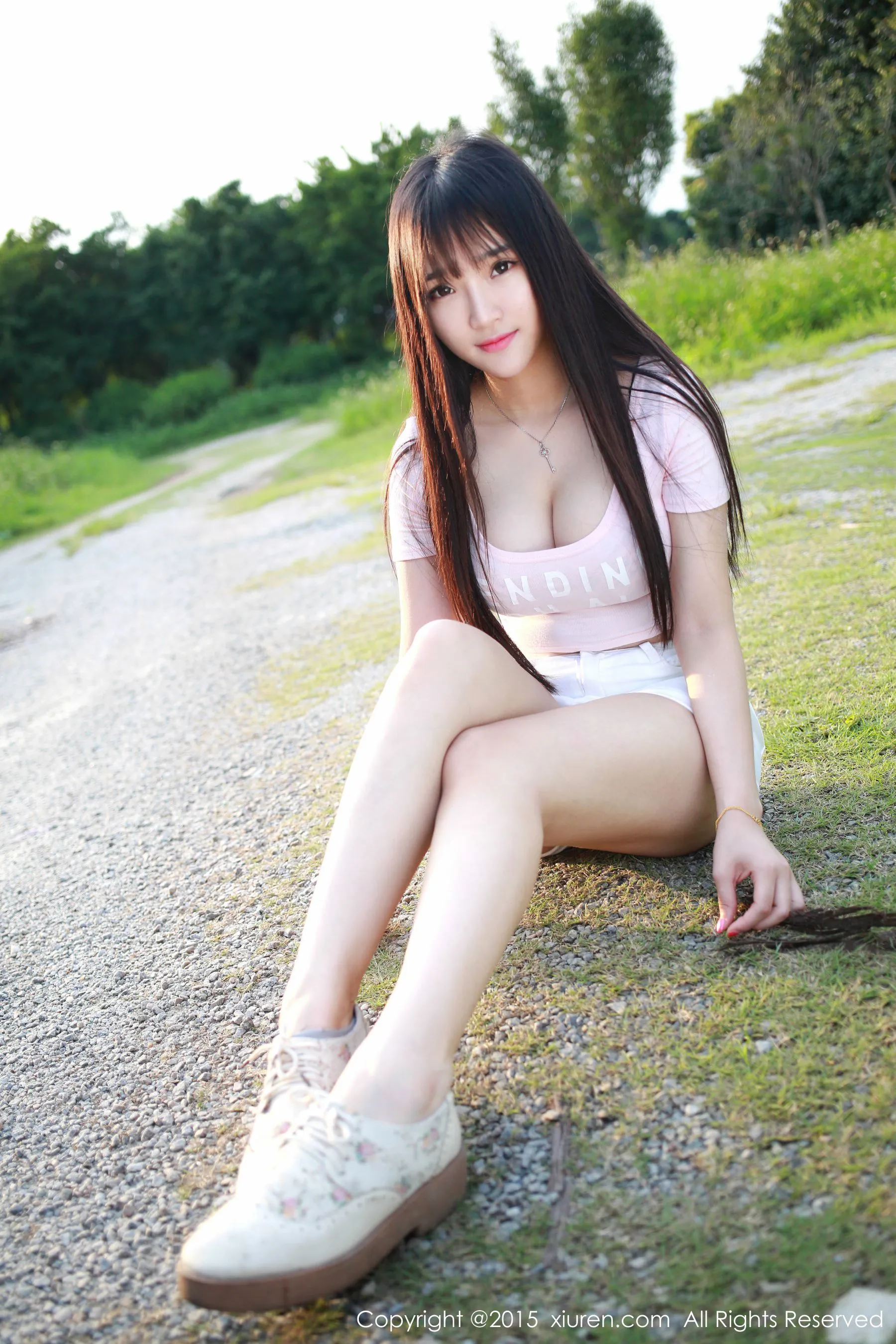 黃昏台北車模寫真精選 – 優雅山景神秘完美融合珍藏 - 31