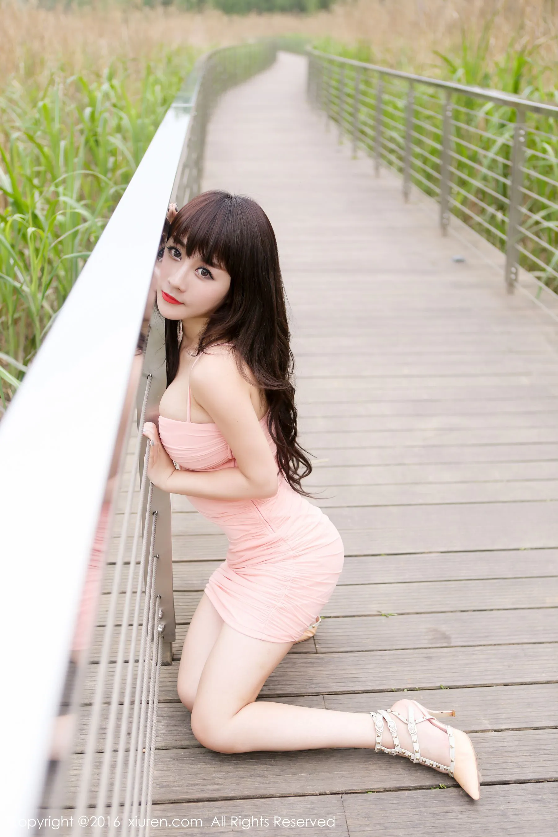 黃昏苗慄空姐寫真精選 – 性感室內俏皮完美融合珍藏 - 15
