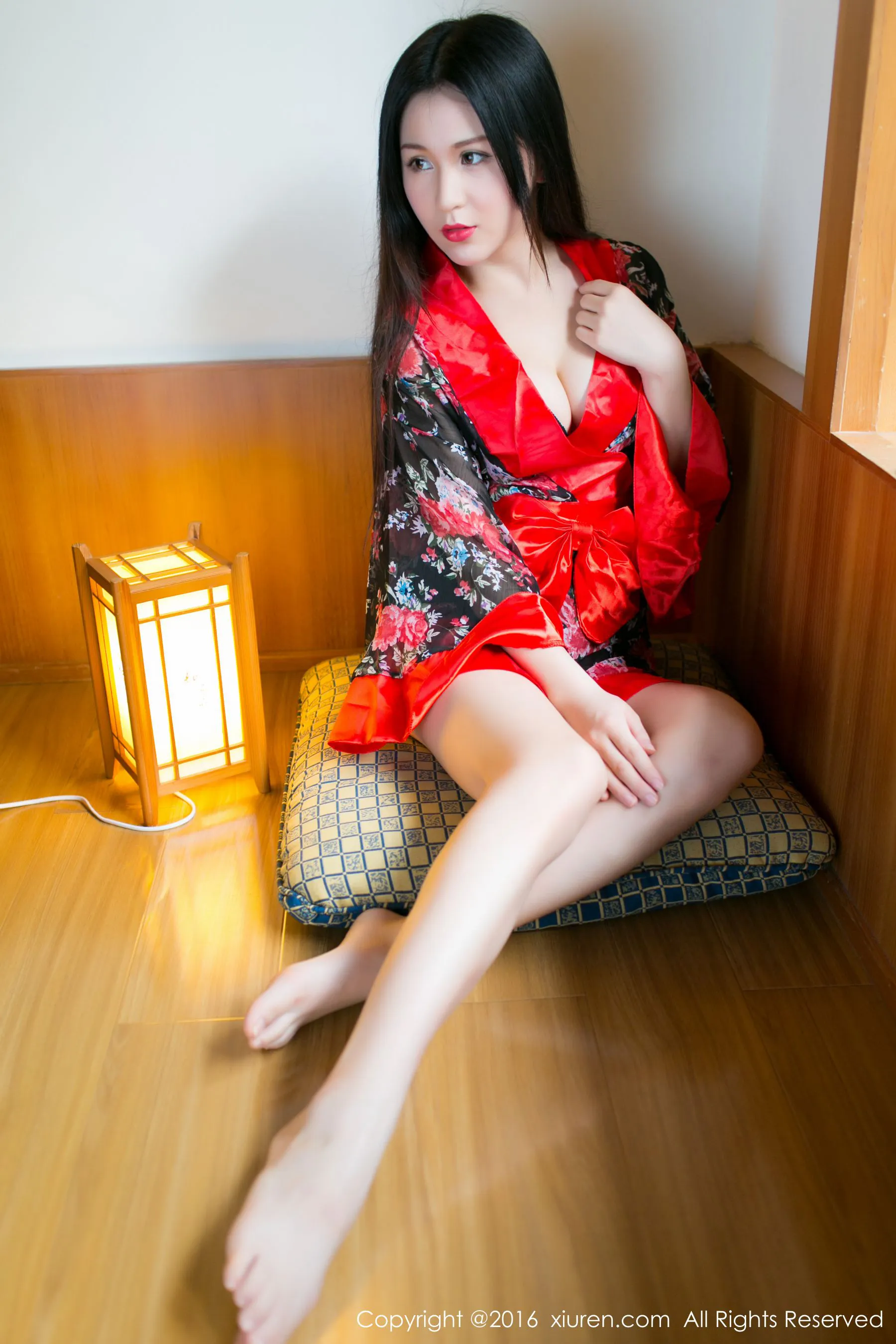 校花優雅室內寫真 – 冬季激情風格展現珍藏 - 1