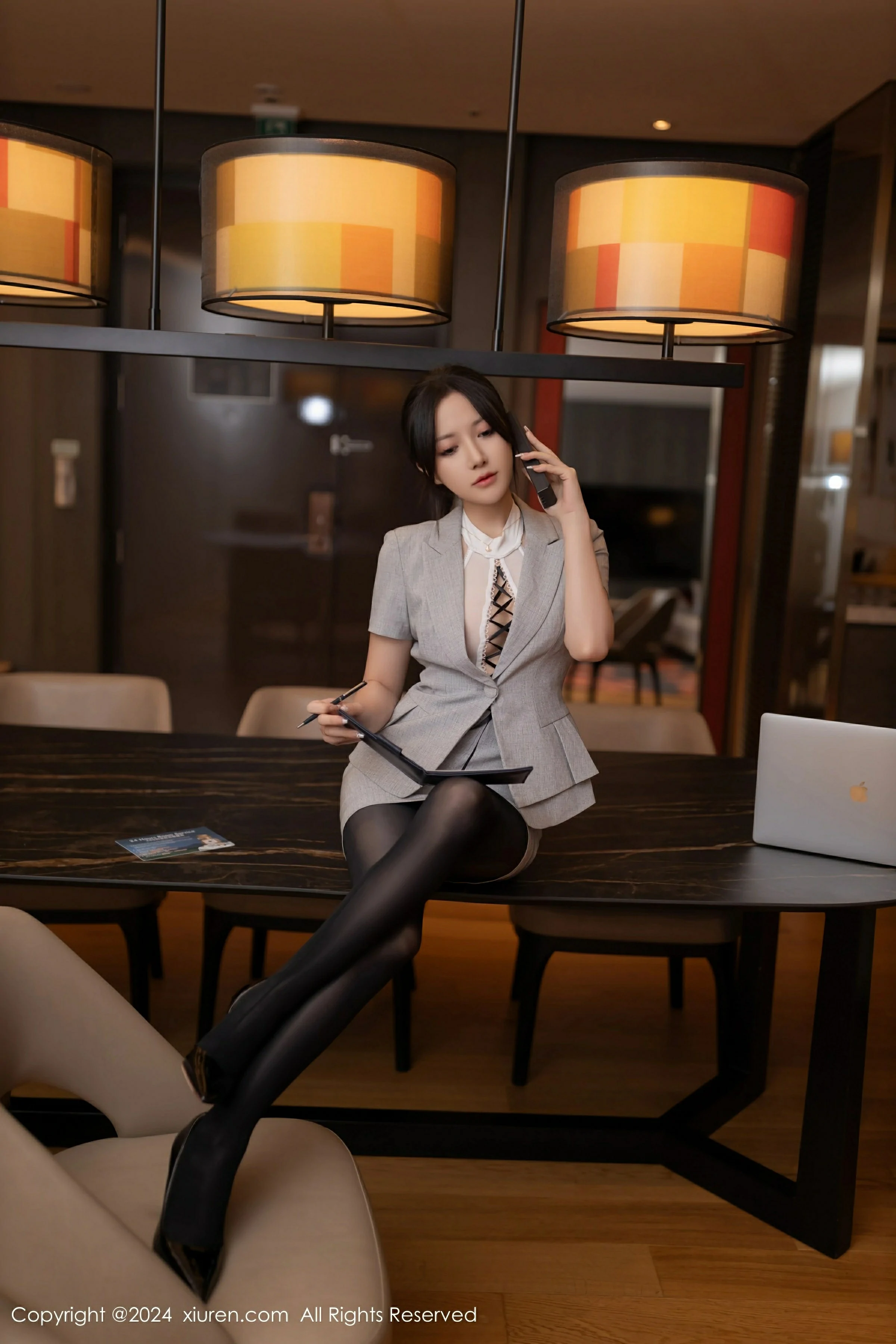 主播知性自然光寫真 – 秋季激情風格展現限量 - 10