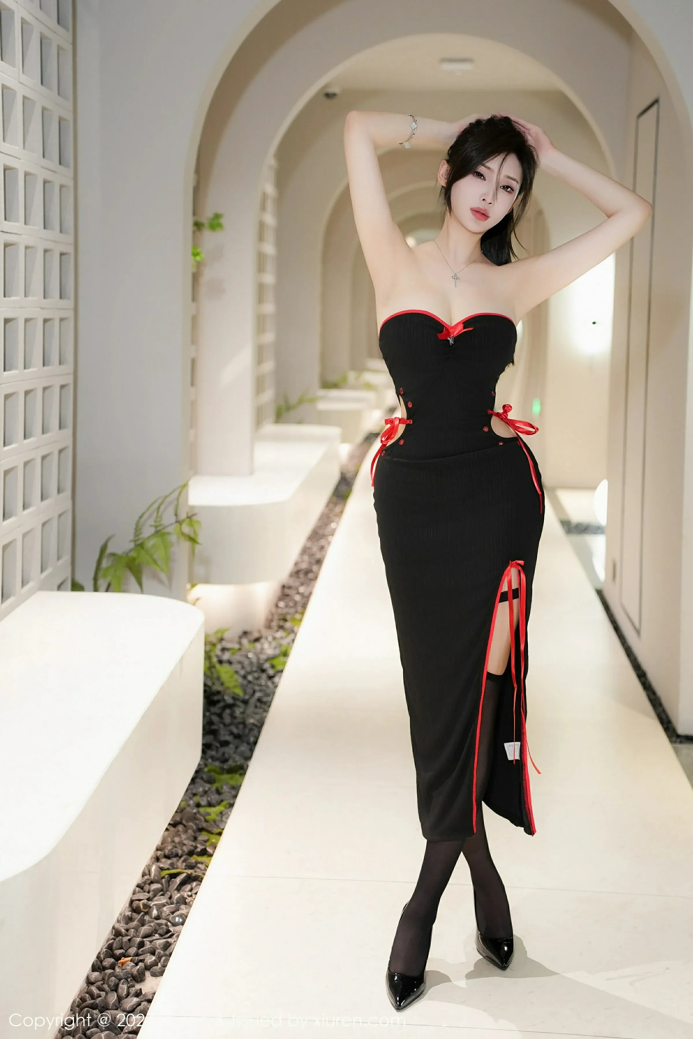 模特甜美自然光寫真 – 冬季自信風格展現典藏 - 23