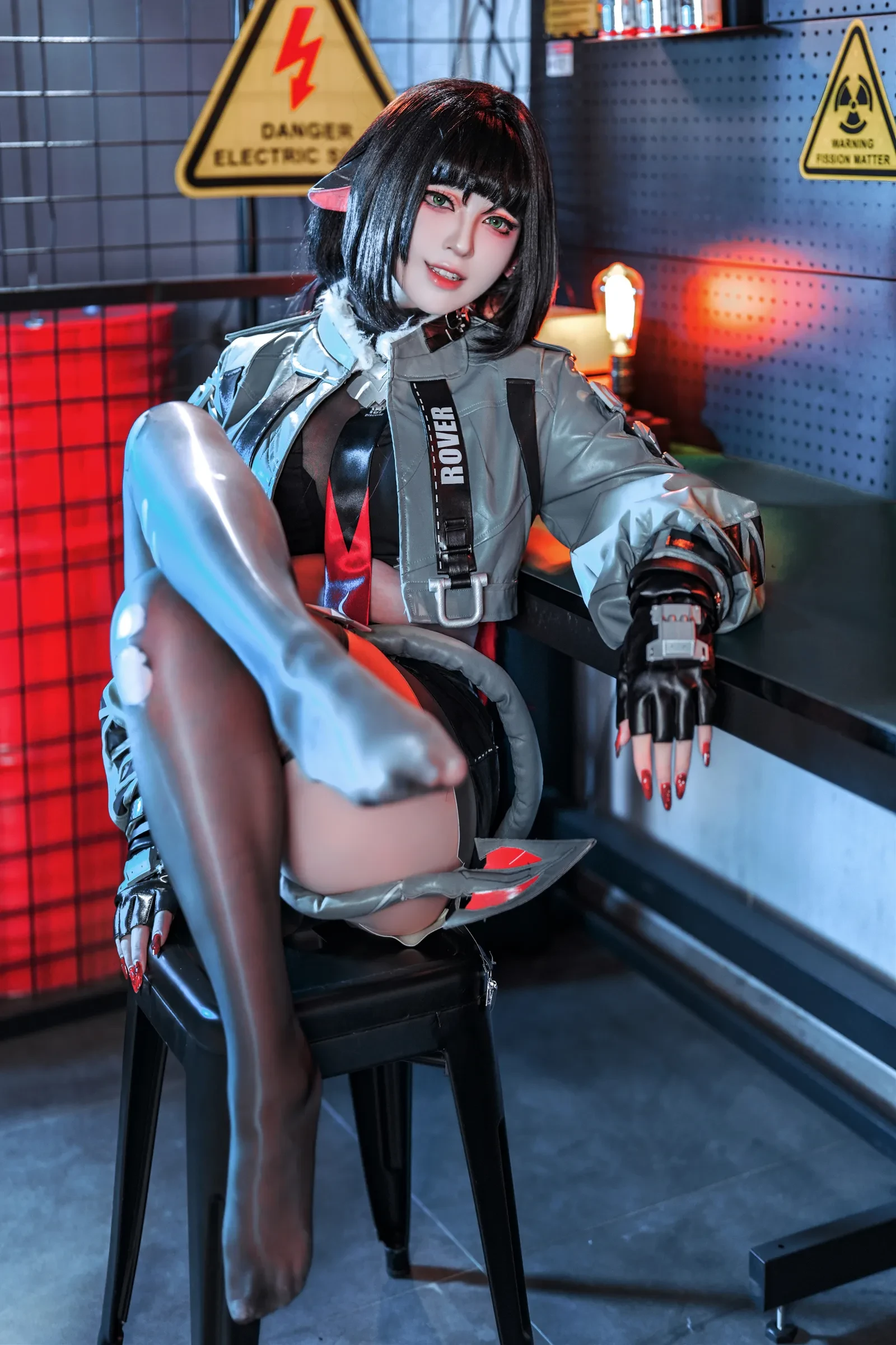 高雄深夜車模美照 – 火辣魅力街拍實錄精選 - 1