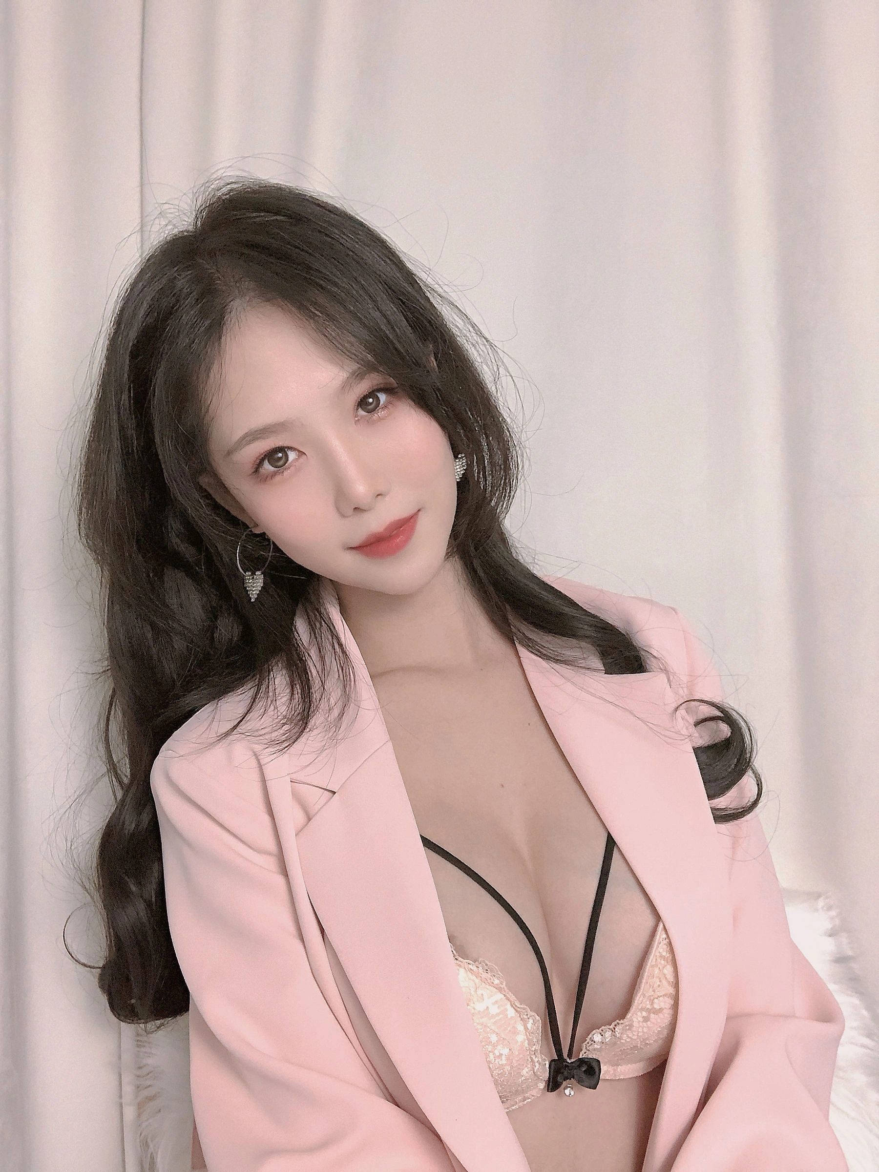 午後台南嫩模寫真精選 – 甜美攝影棚自信完美融合獨家 - 2