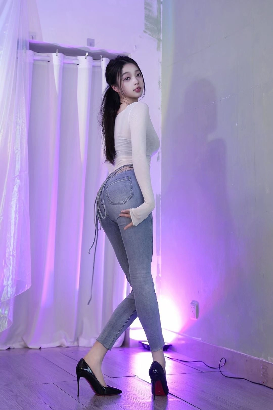 新北午後嫩模美照 – 魅惑魅力寫真館實錄獨家 - 2