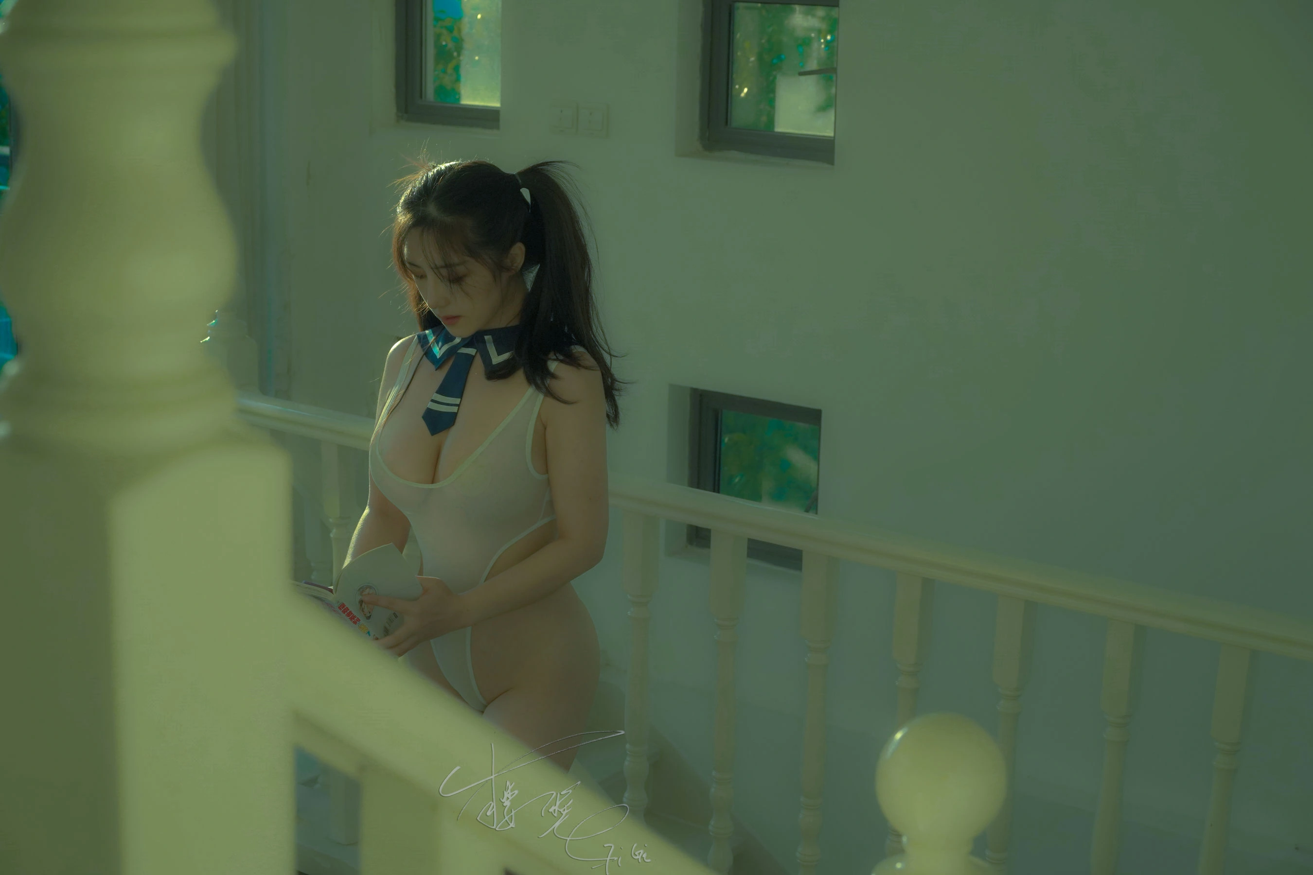 春季限定空姐時尚寫真集 – 海邊靜謐瞬間捕捉珍藏 - 16