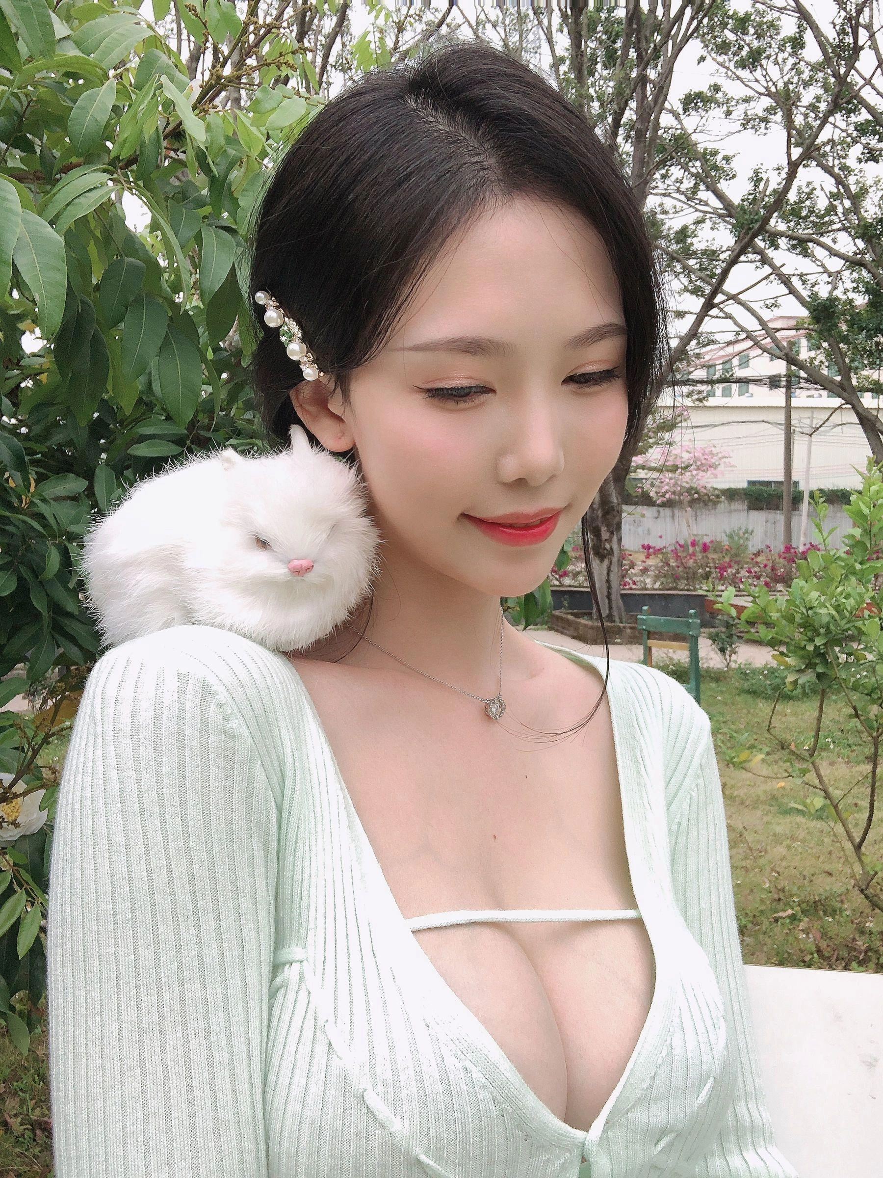雲林深夜車模美照 – 優雅魅力街拍實錄珍藏 - 118