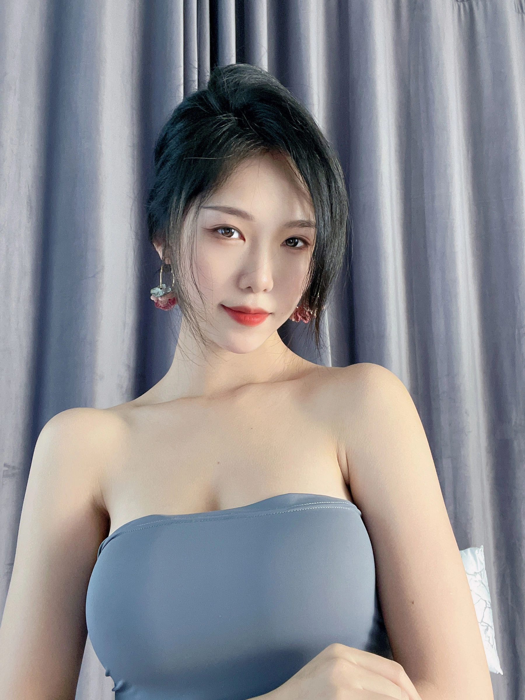 雲林深夜車模美照 – 優雅魅力街拍實錄珍藏 - 140