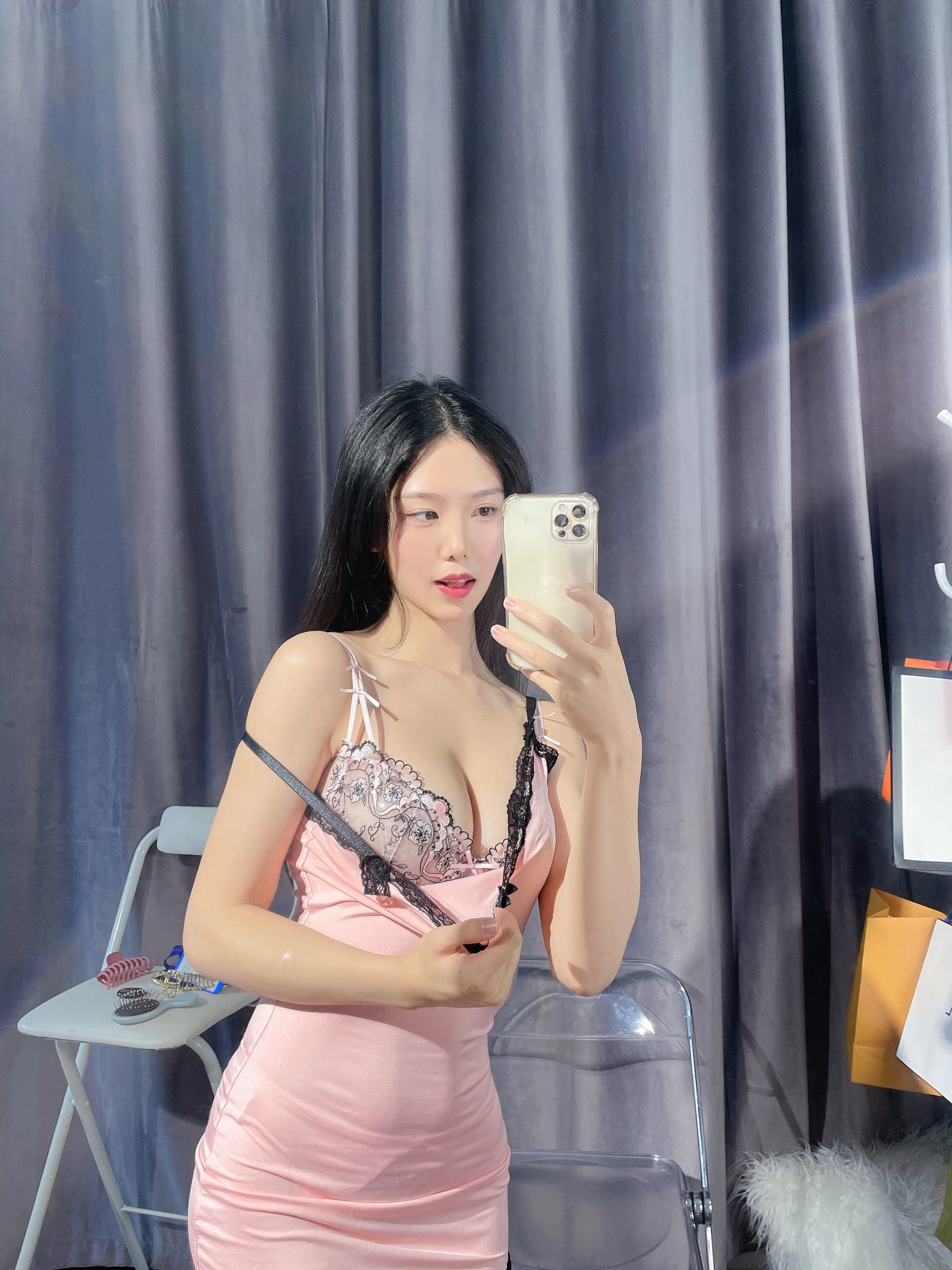 雲林深夜車模美照 – 優雅魅力街拍實錄珍藏 - 164