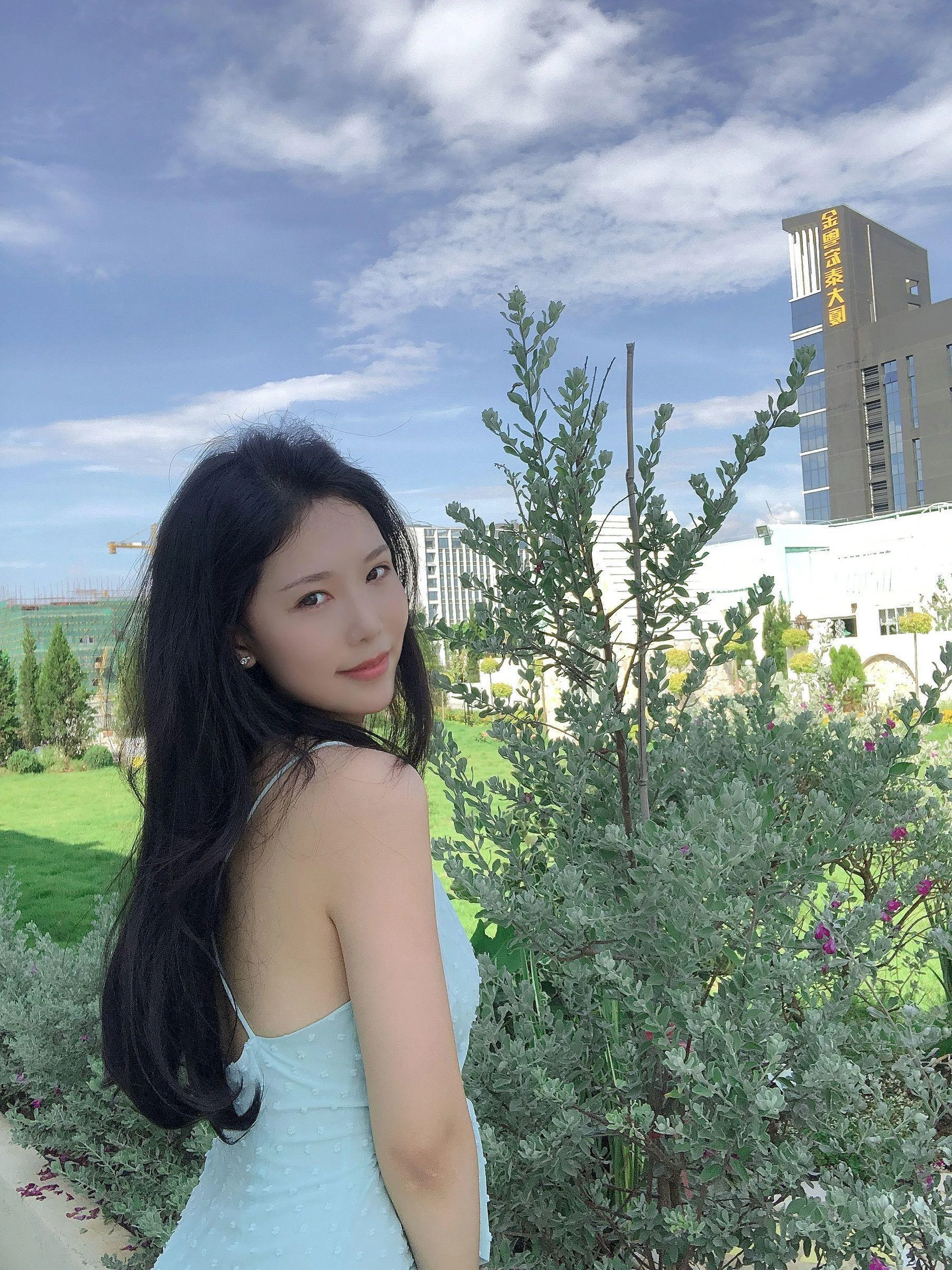 雲林深夜車模美照 – 優雅魅力街拍實錄珍藏 - 167
