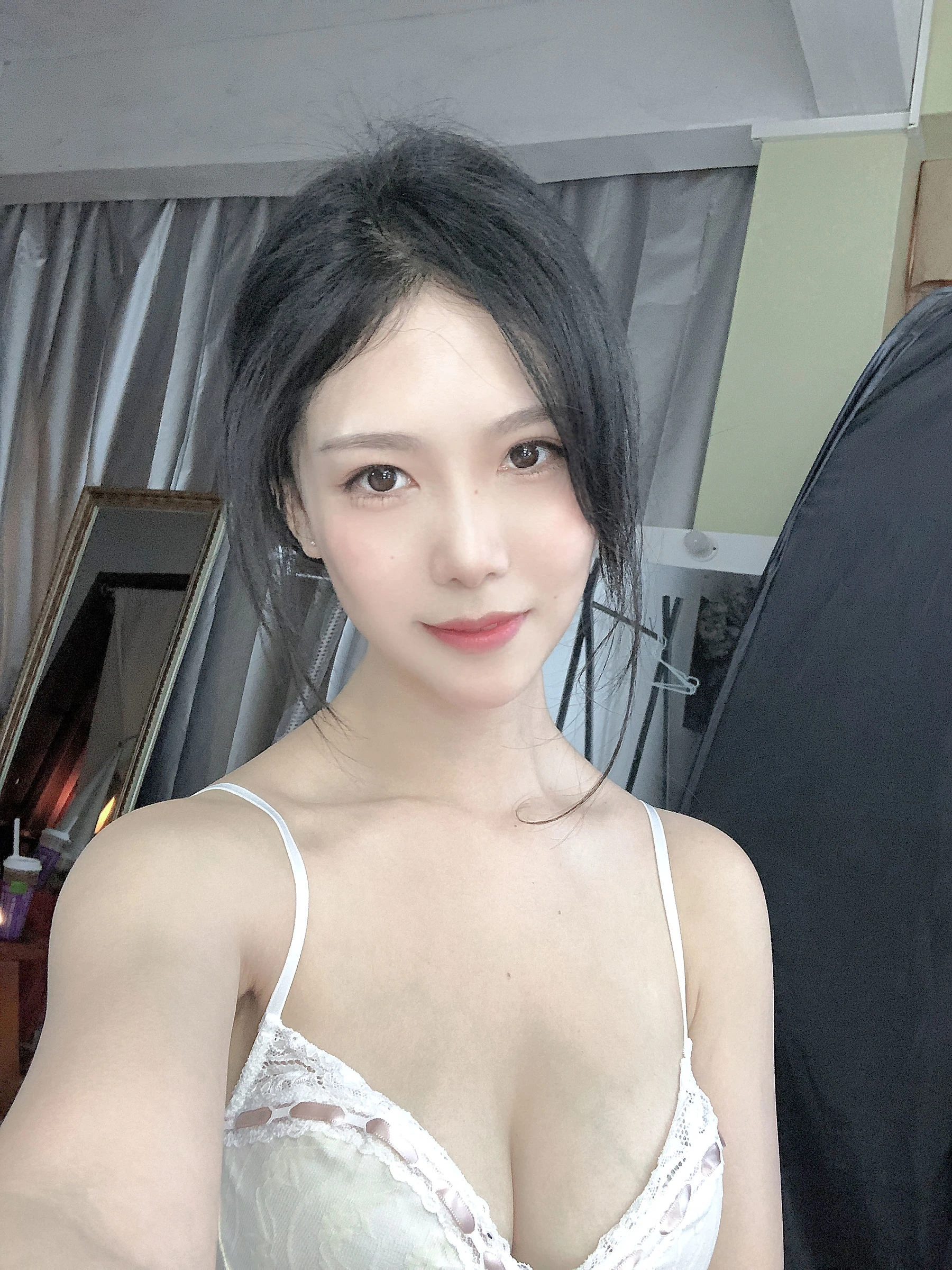 雲林深夜車模美照 – 優雅魅力街拍實錄珍藏 - 200