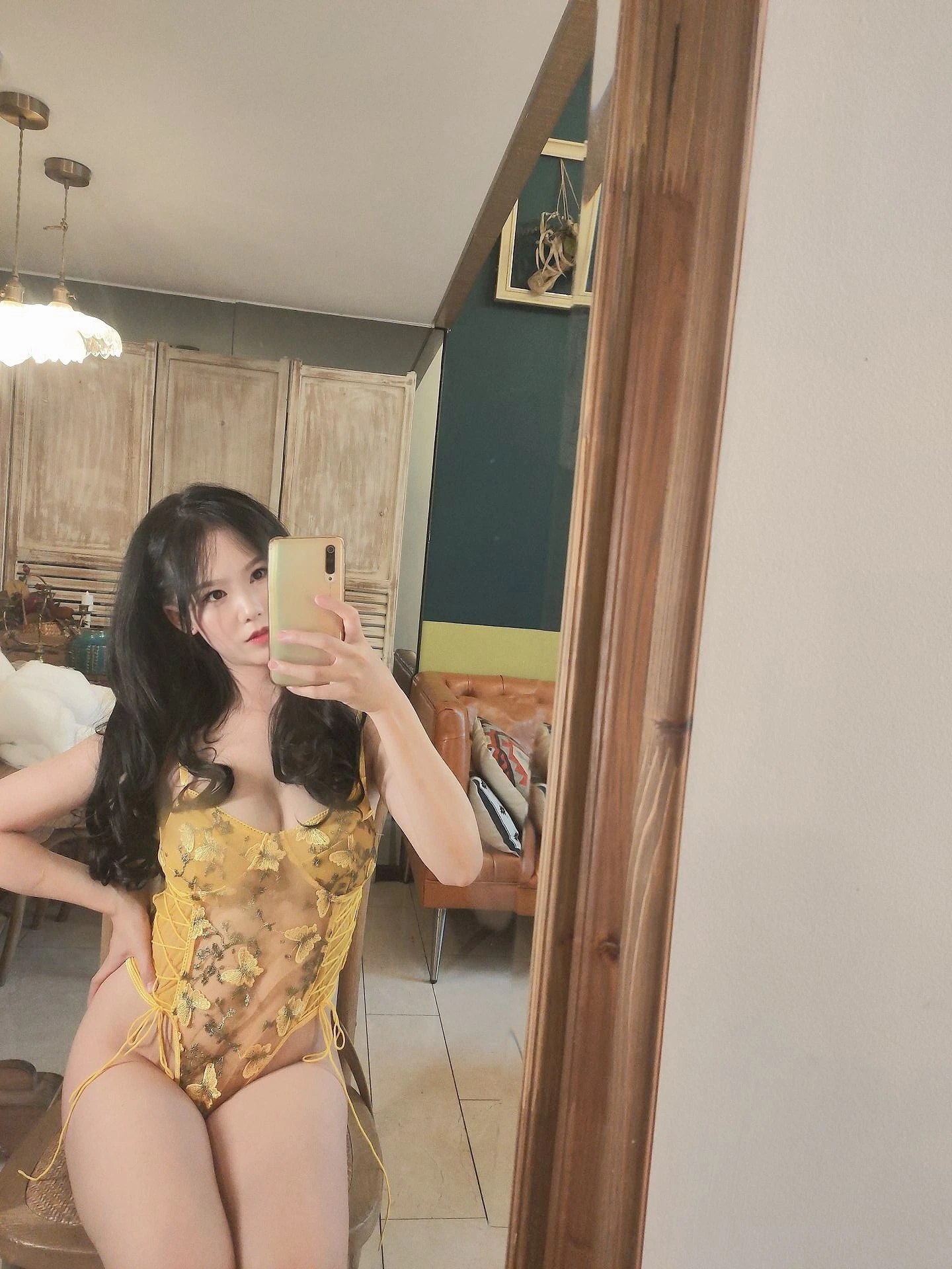 雲林深夜車模美照 – 優雅魅力街拍實錄珍藏 - 211