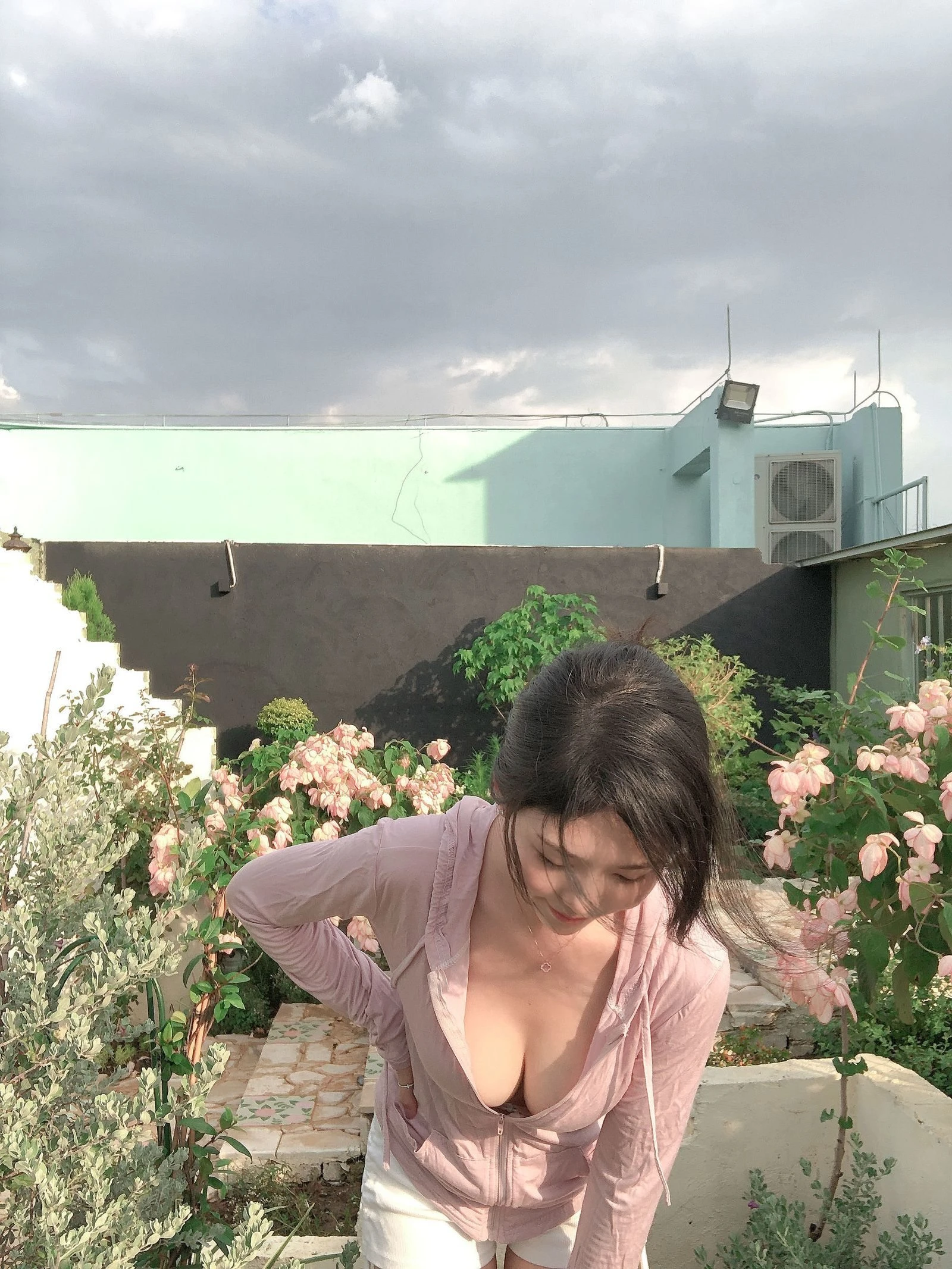 雲林深夜車模美照 – 優雅魅力街拍實錄珍藏 - 215