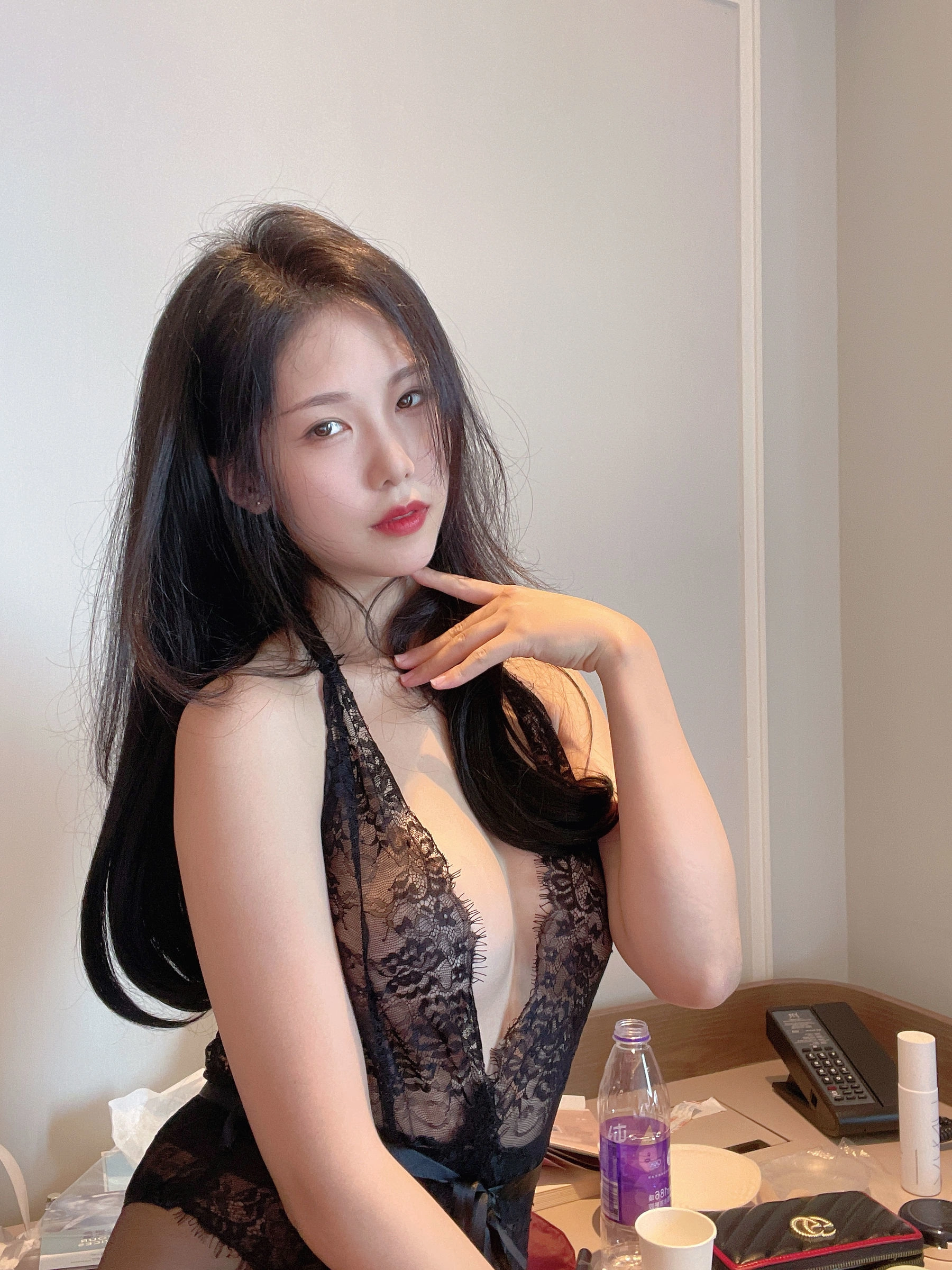 雲林深夜車模美照 – 優雅魅力街拍實錄珍藏 - 22
