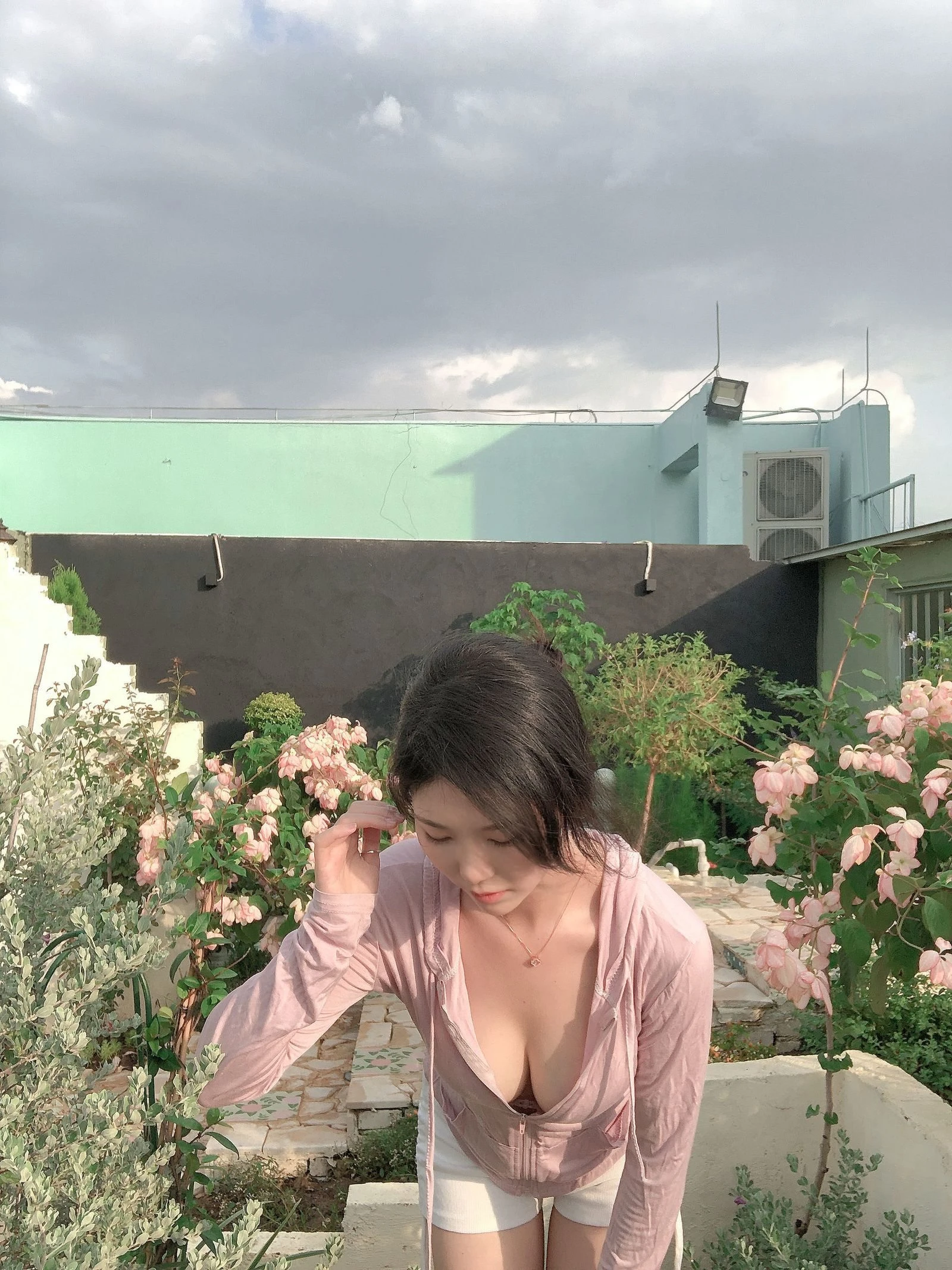 雲林深夜車模美照 – 優雅魅力街拍實錄珍藏 - 224