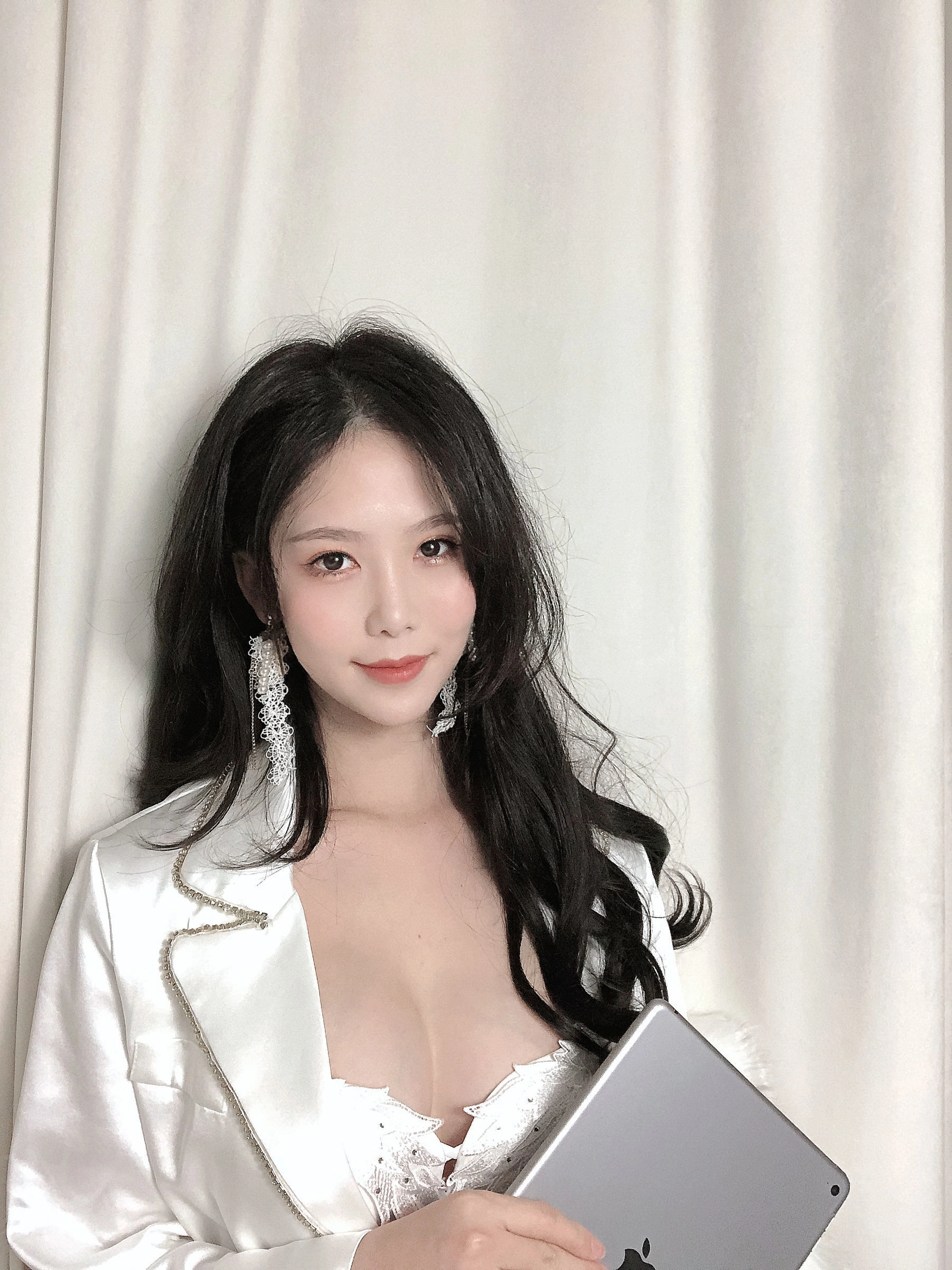 雲林深夜車模美照 – 優雅魅力街拍實錄珍藏 - 66