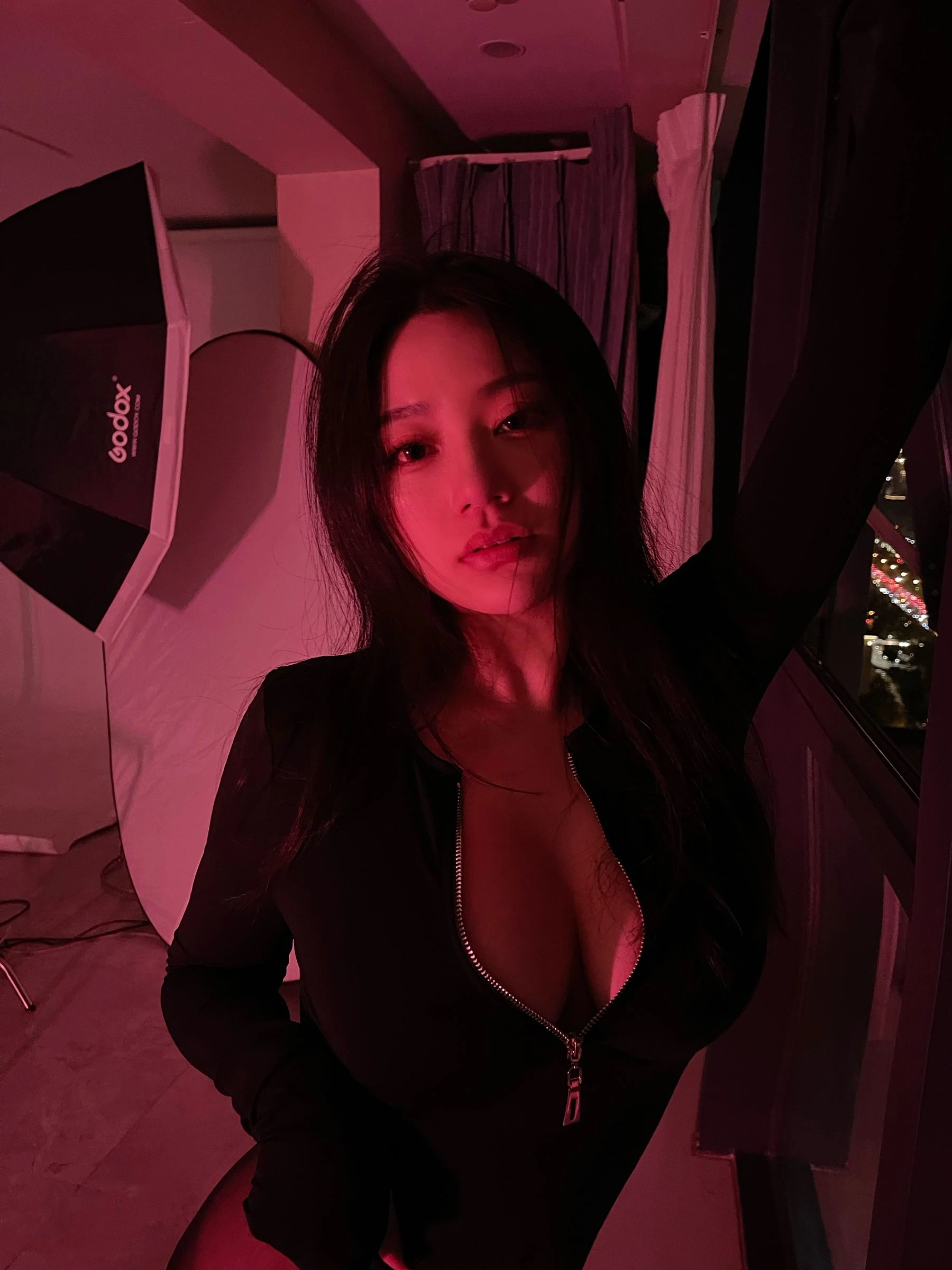 櫻花季限定空姐火辣寫真集 – 夜景自信瞬間捕捉珍藏 - 95