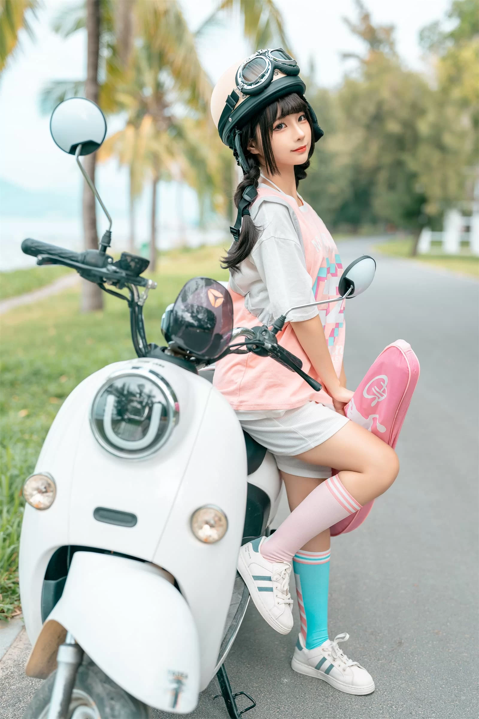台南午後車模美照 – 優雅魅力戶外實錄精選 - 90