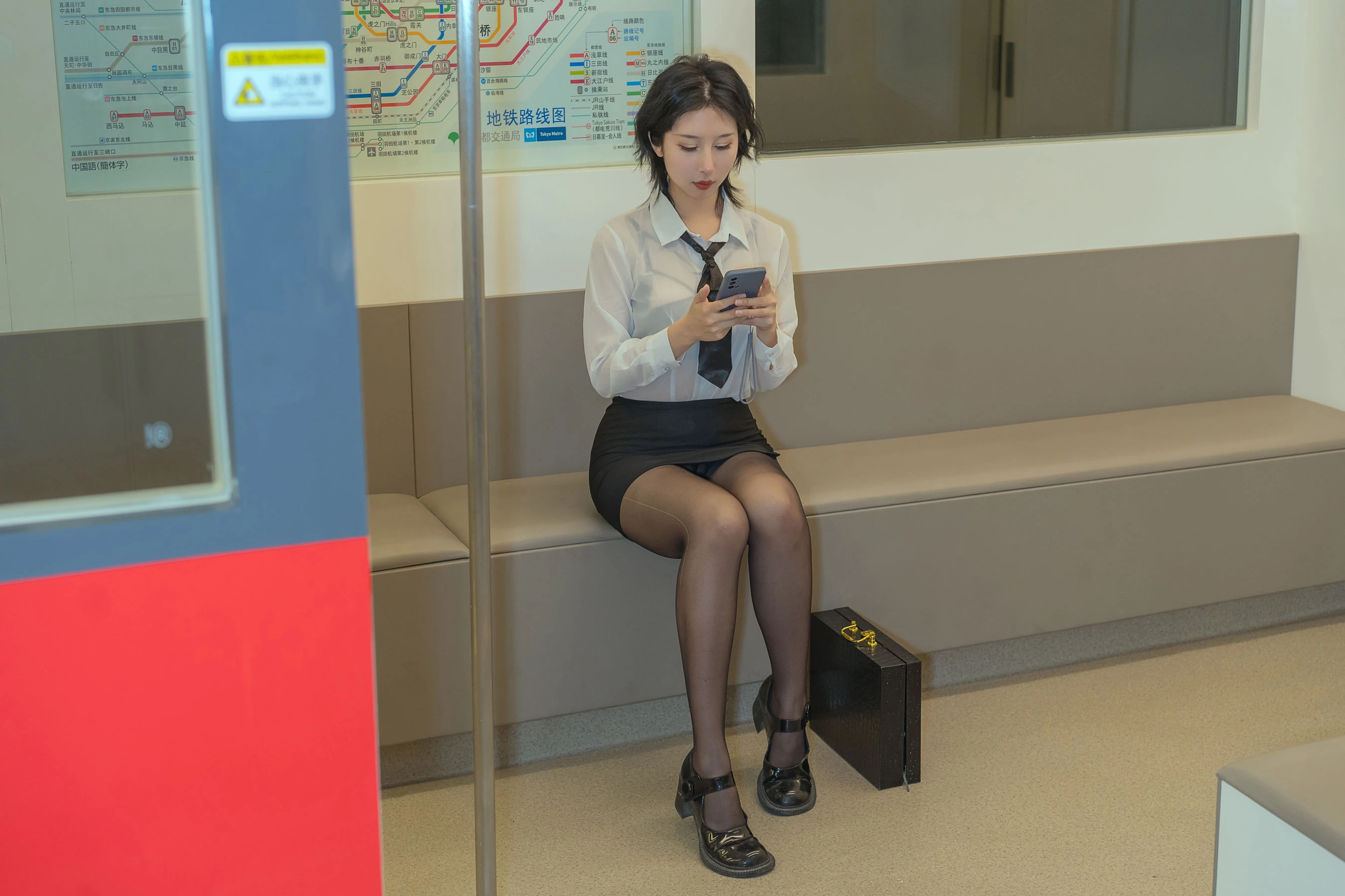 俏皮時刻護士街拍寫真 – 春季活潑風採再現典藏 - 1