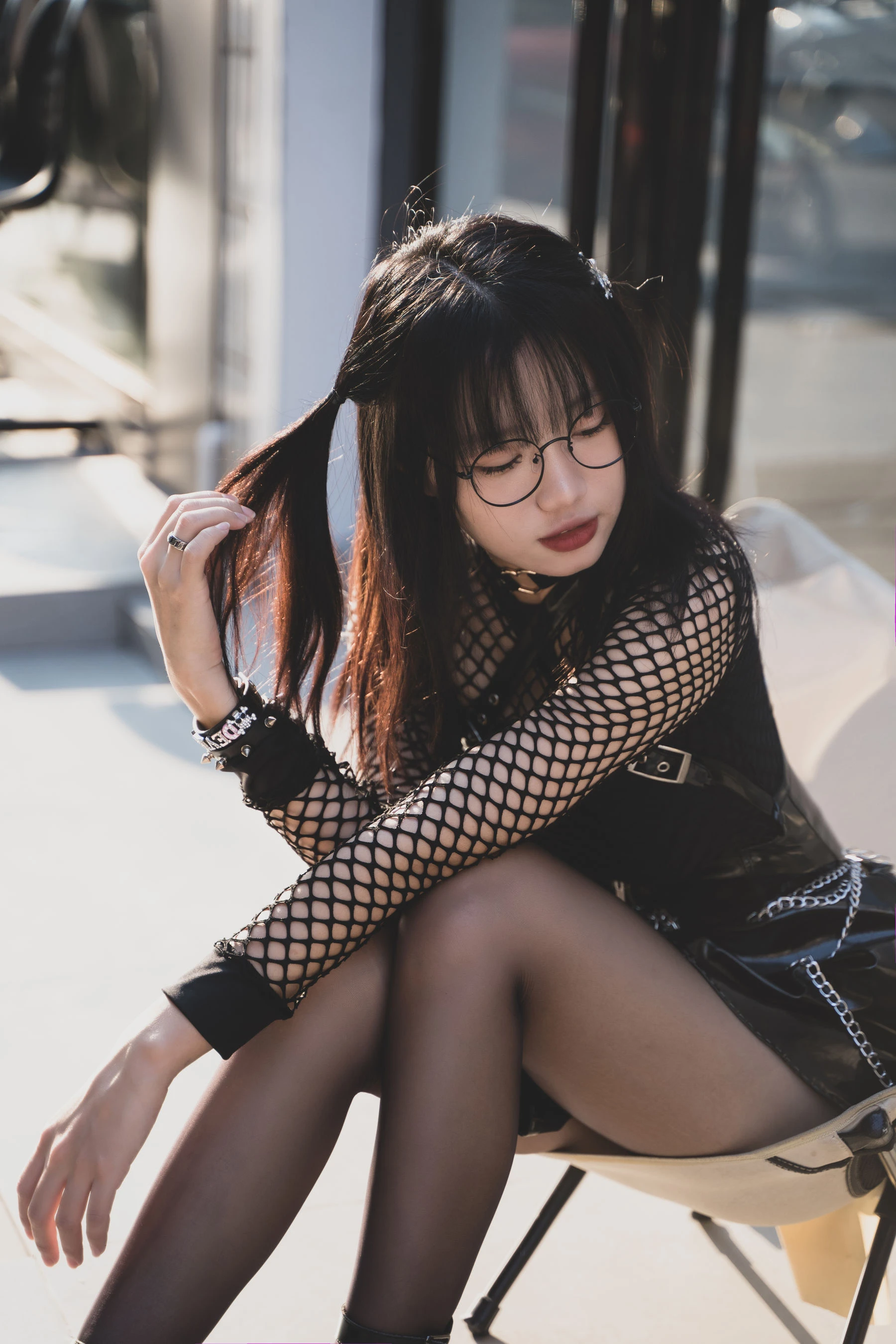 苗慄凌晨車模美照 – 火辣魅力戶外實錄獨家 - 4