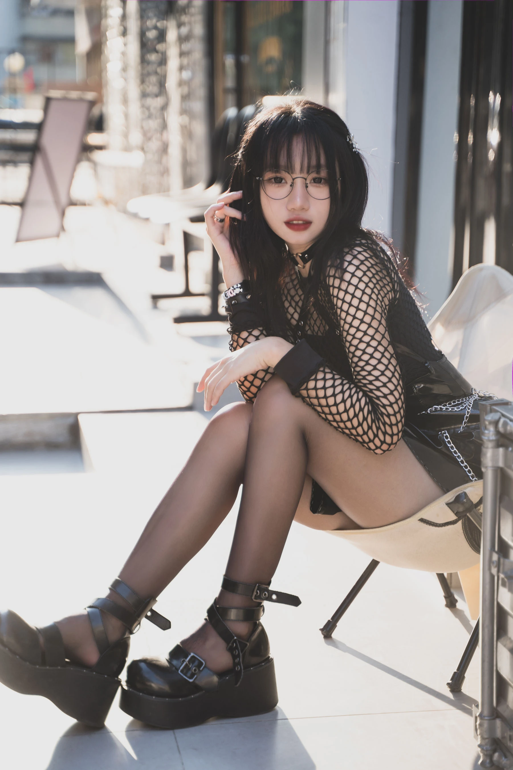 苗慄凌晨車模美照 – 火辣魅力戶外實錄獨家 - 6
