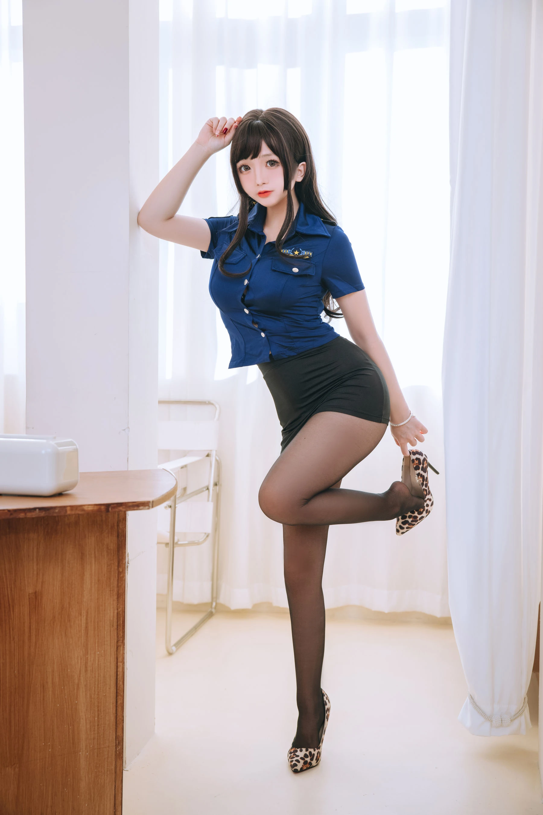 空姐優雅室內寫真 – 晴日活力風格展現限量 - 2