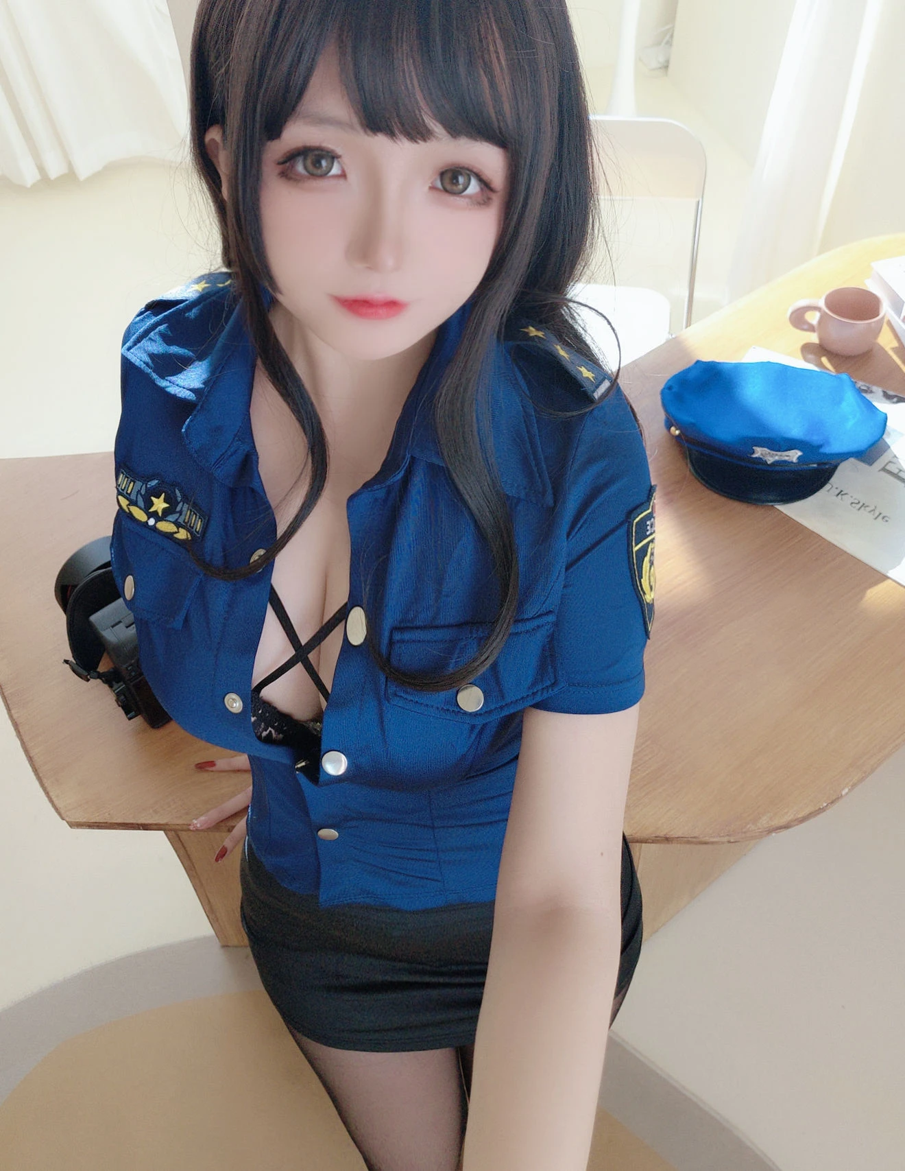 空姐優雅室內寫真 – 晴日活力風格展現限量 - 31