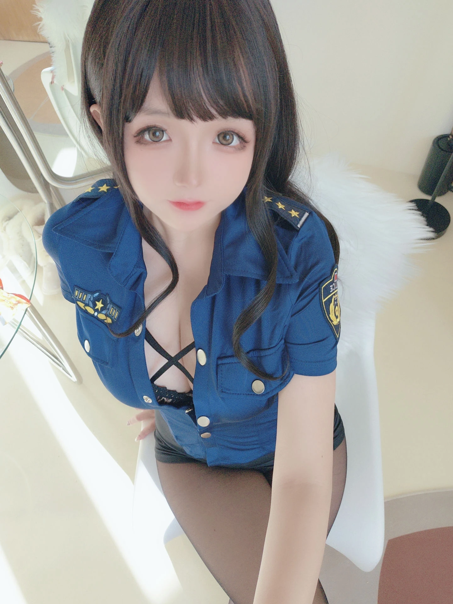 空姐優雅室內寫真 – 晴日活力風格展現限量 - 64