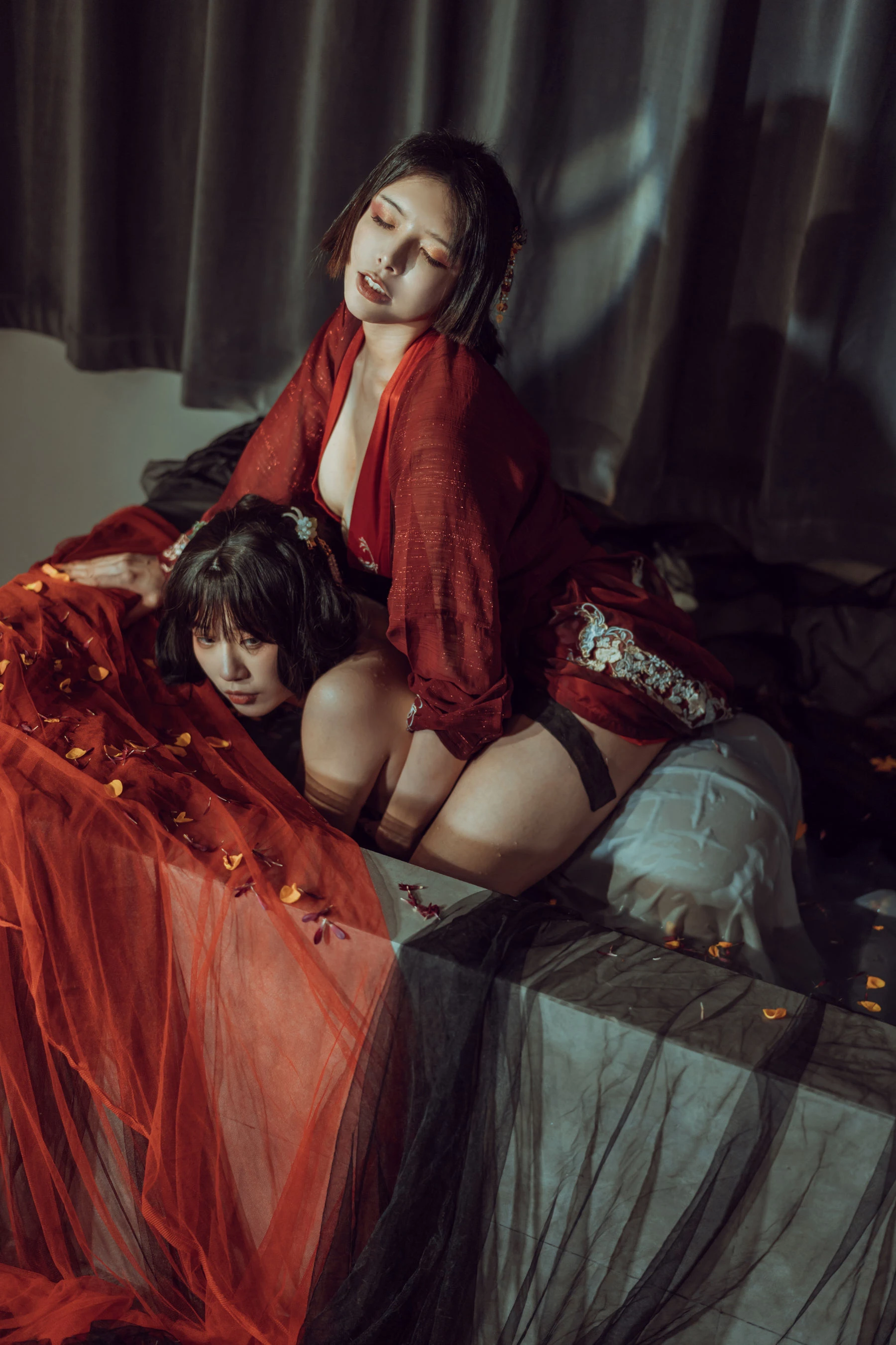 苗慄凌晨主播美照 – 優雅魅力寫真館實錄精選 - 1