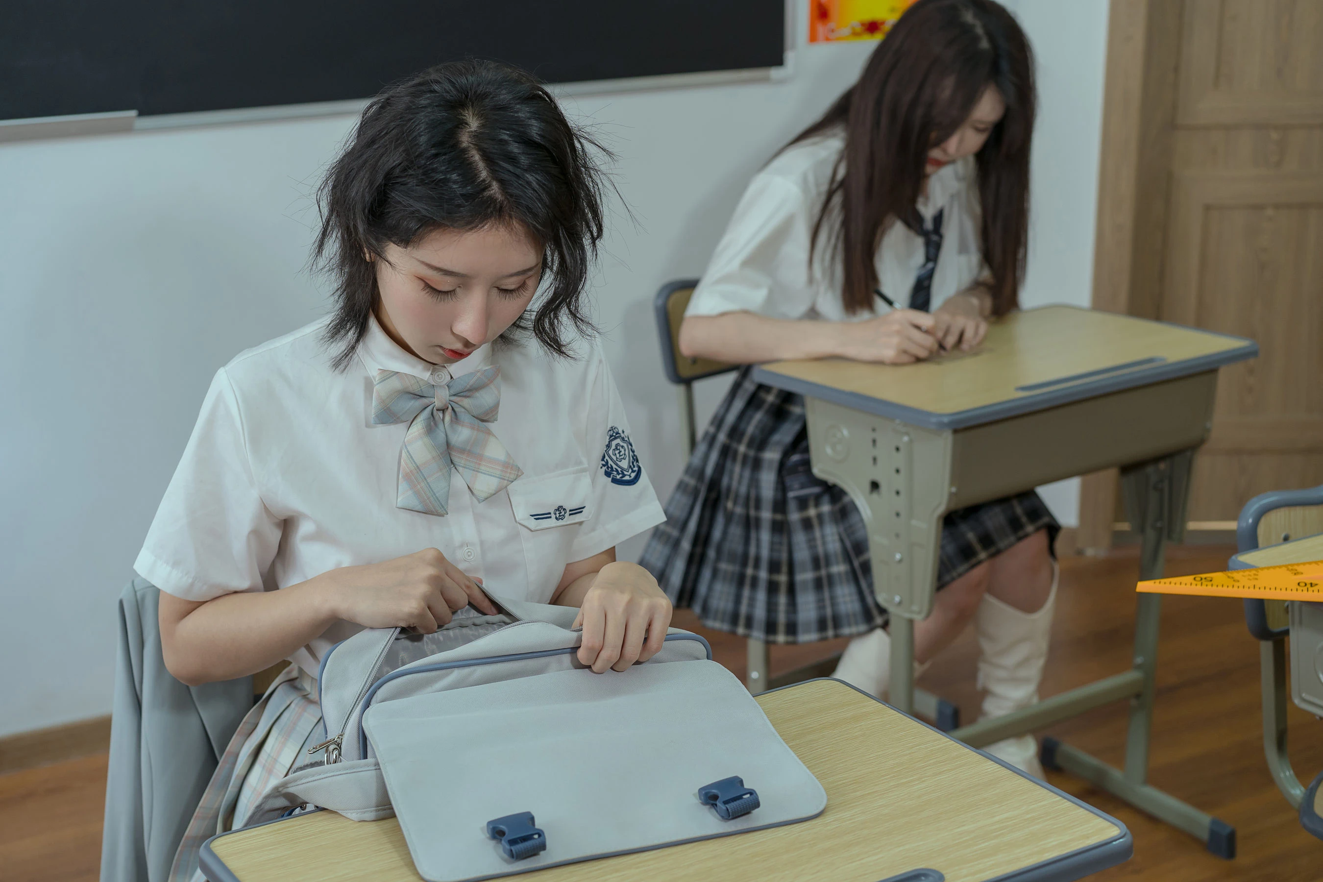 激情時刻DJ攝影棚寫真 – 秋季火辣風採再現珍藏 - 14