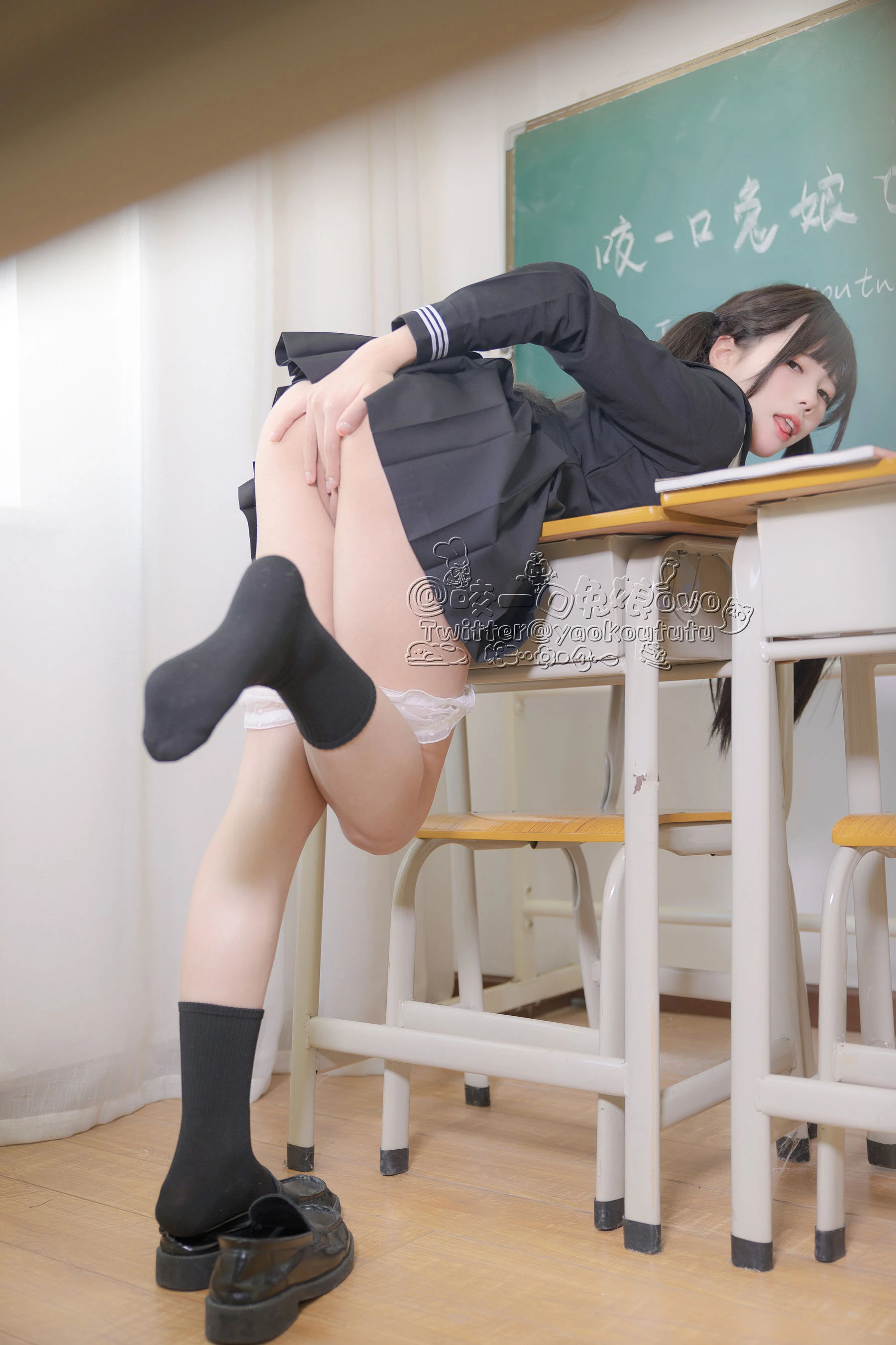 模特高貴戶外寫真 – 晴日俏皮風格展現限量 - 10