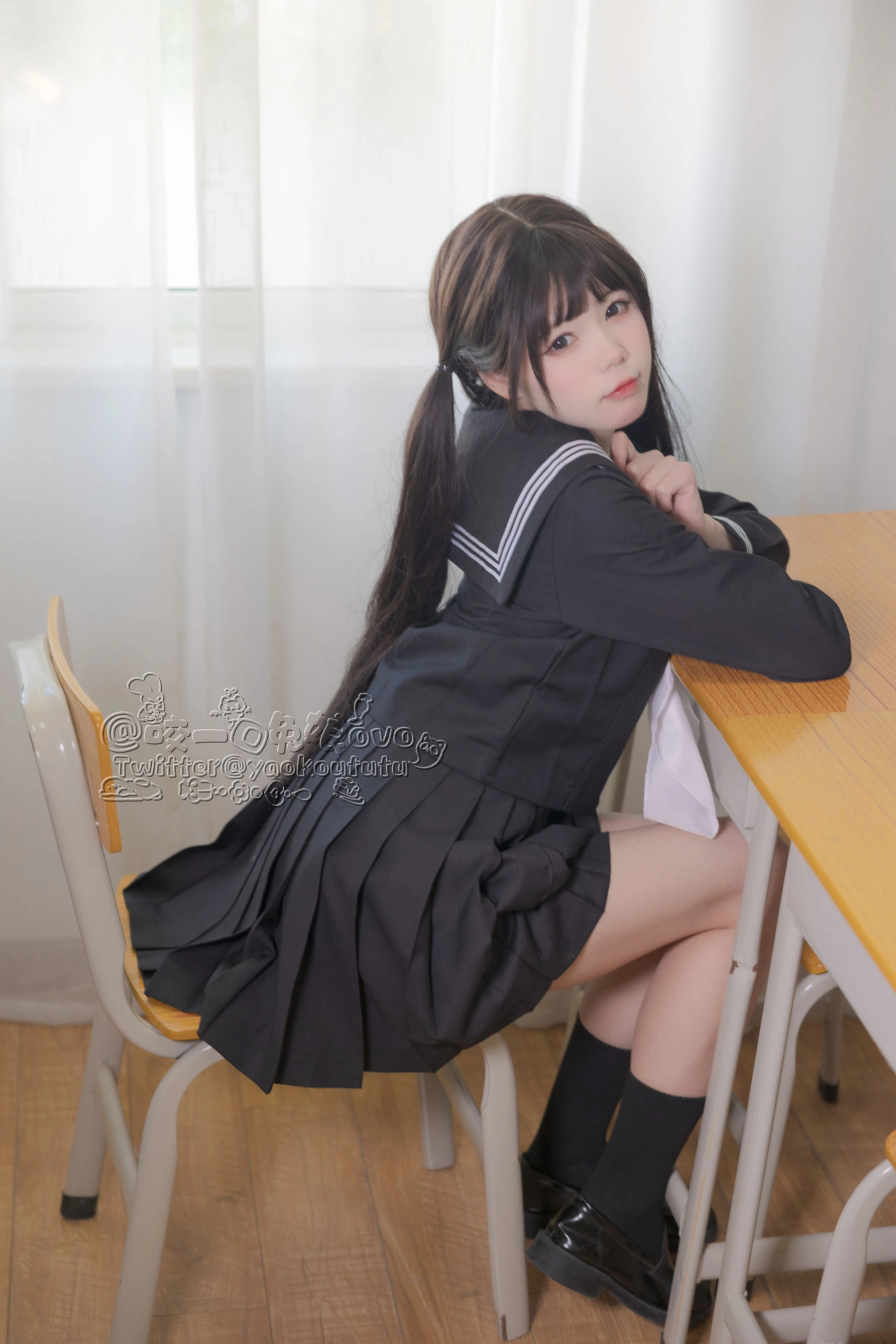 模特高貴戶外寫真 – 晴日俏皮風格展現限量 - 50